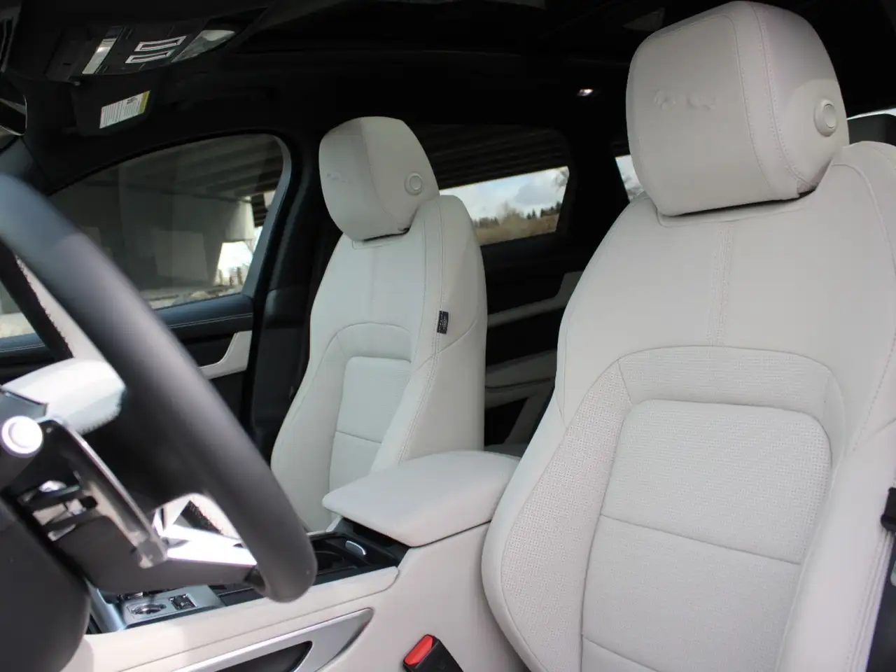 Jaguar F-Pace снимка Jaguar F-Pace
