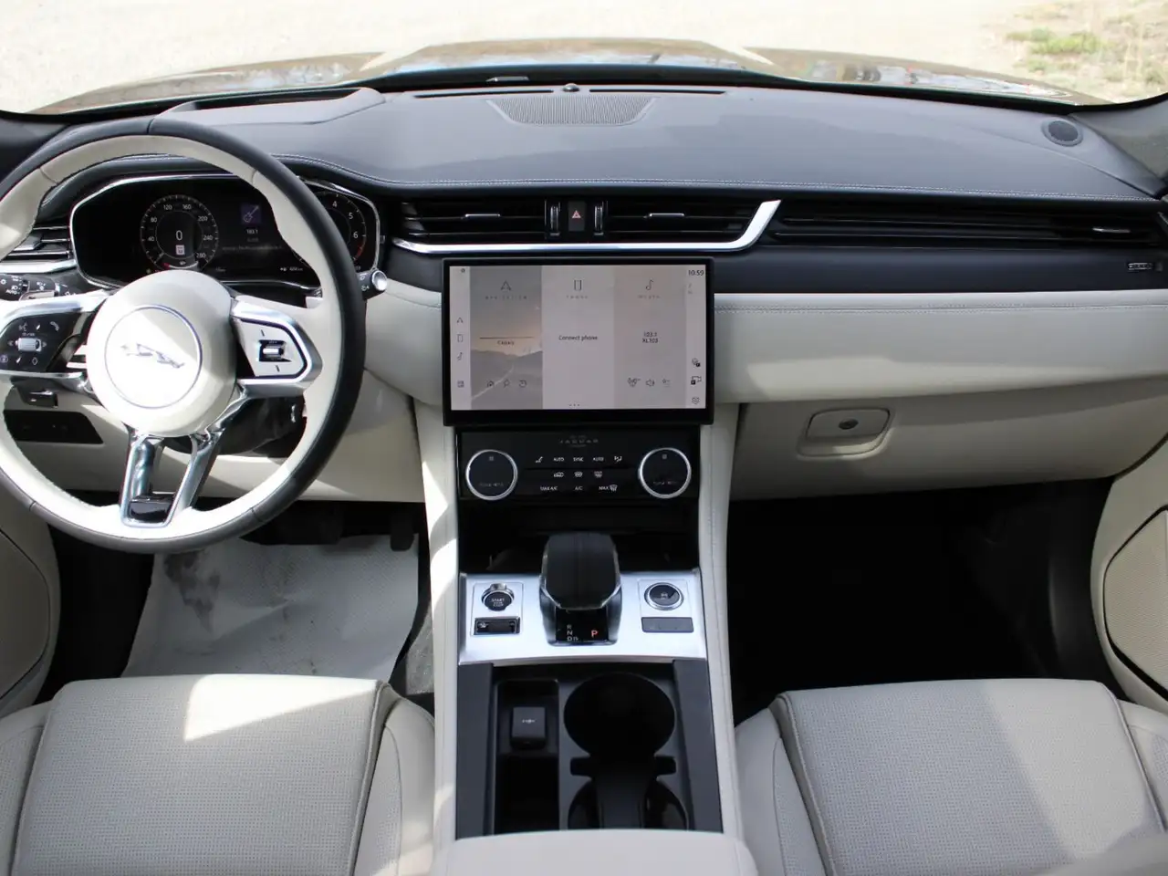 Jaguar F-Pace снимка Jaguar F-Pace