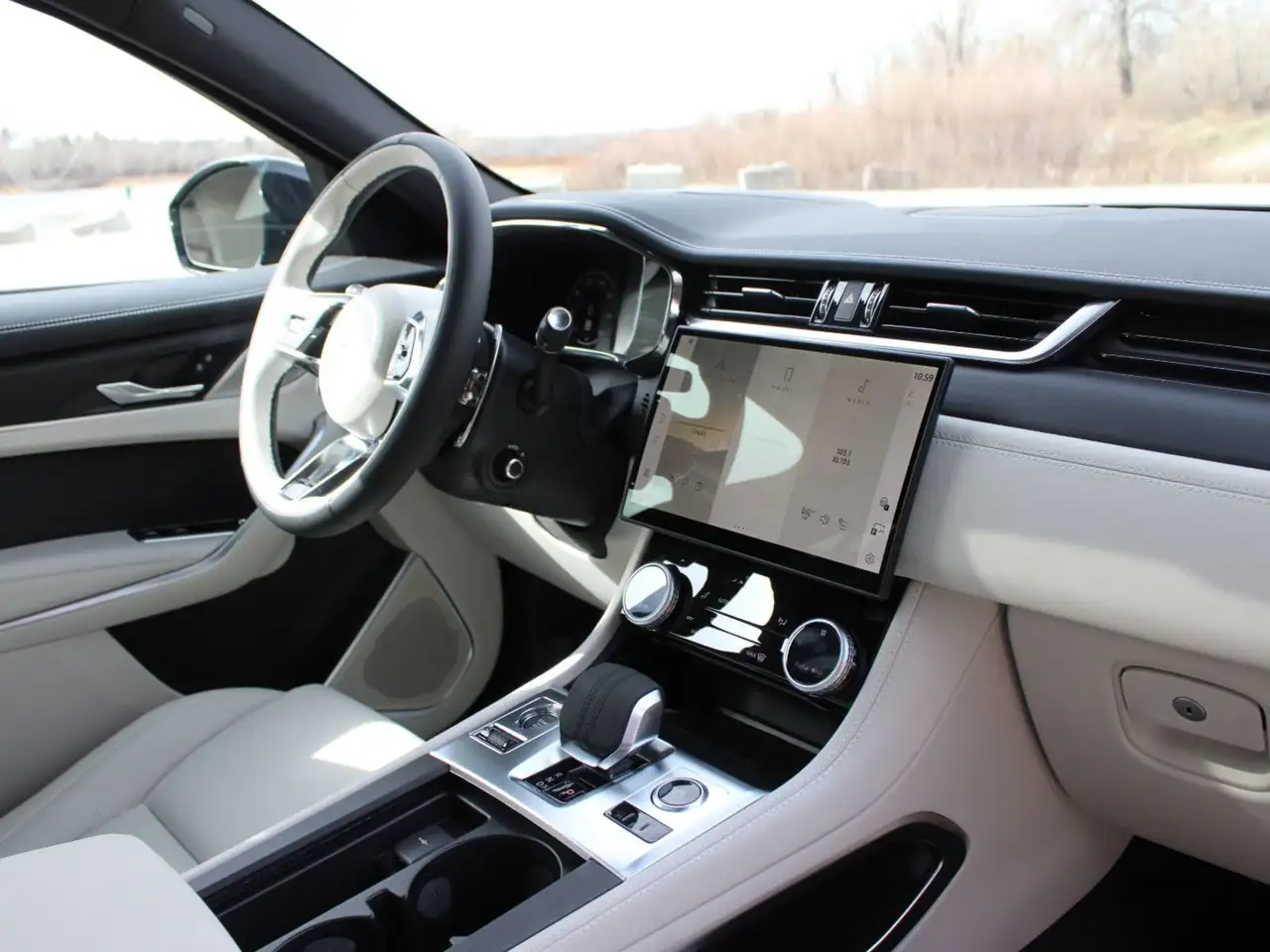 Jaguar F-Pace снимка Jaguar F-Pace