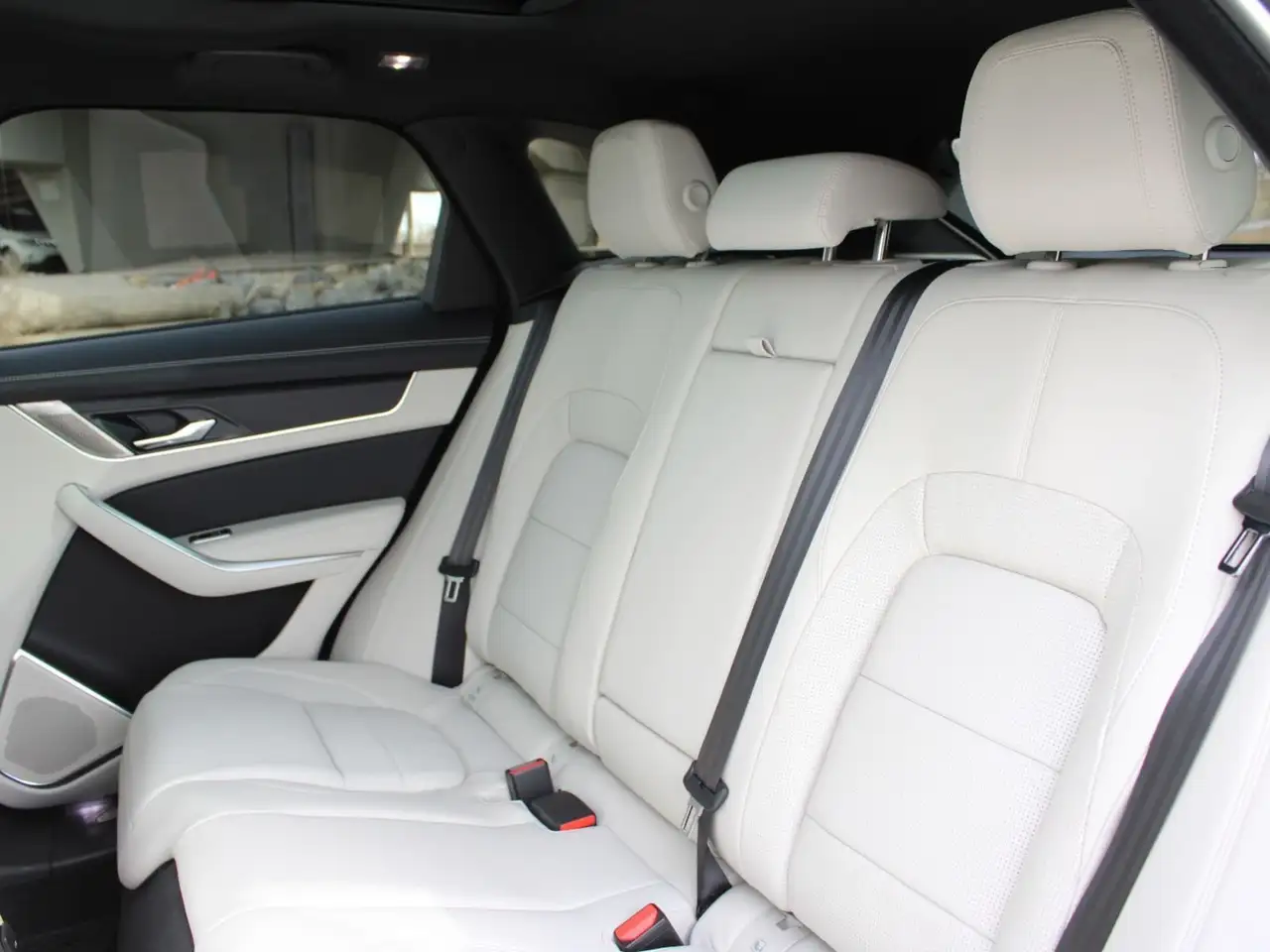 Jaguar F-Pace снимка Jaguar F-Pace