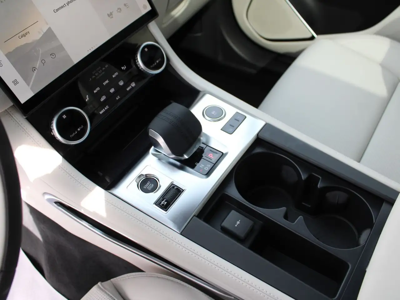 Jaguar F-Pace снимка Jaguar F-Pace