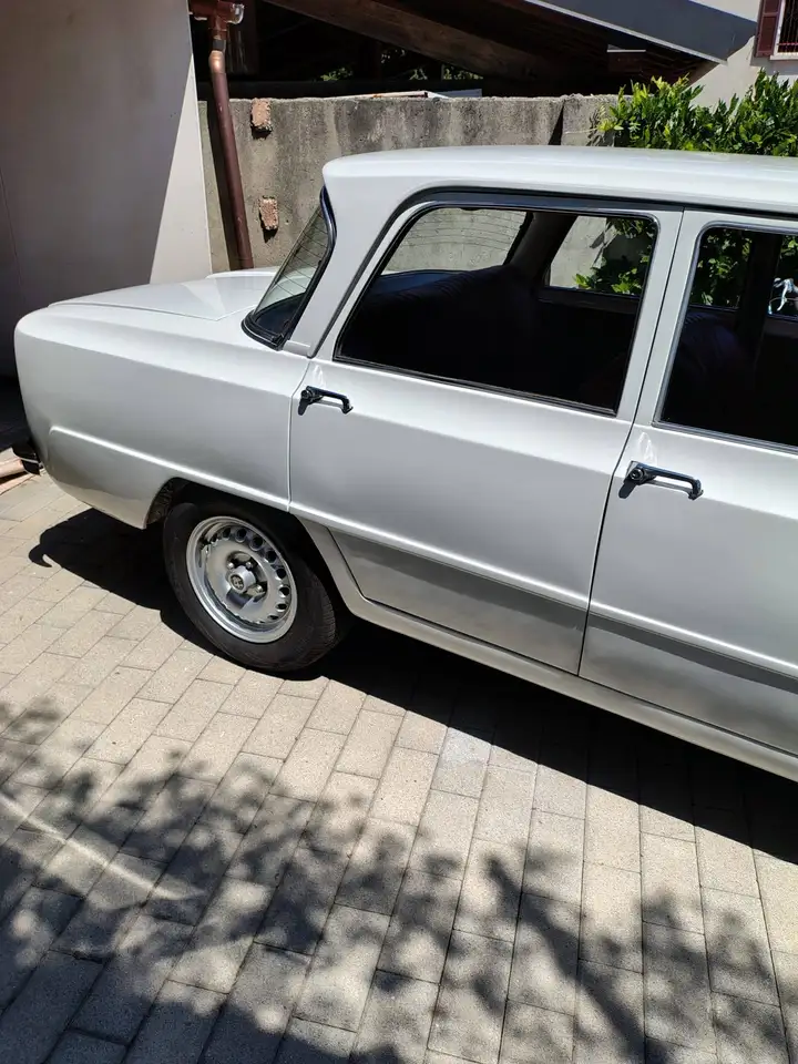 Alfa Romeo Giulia 1300 TI, foto 4