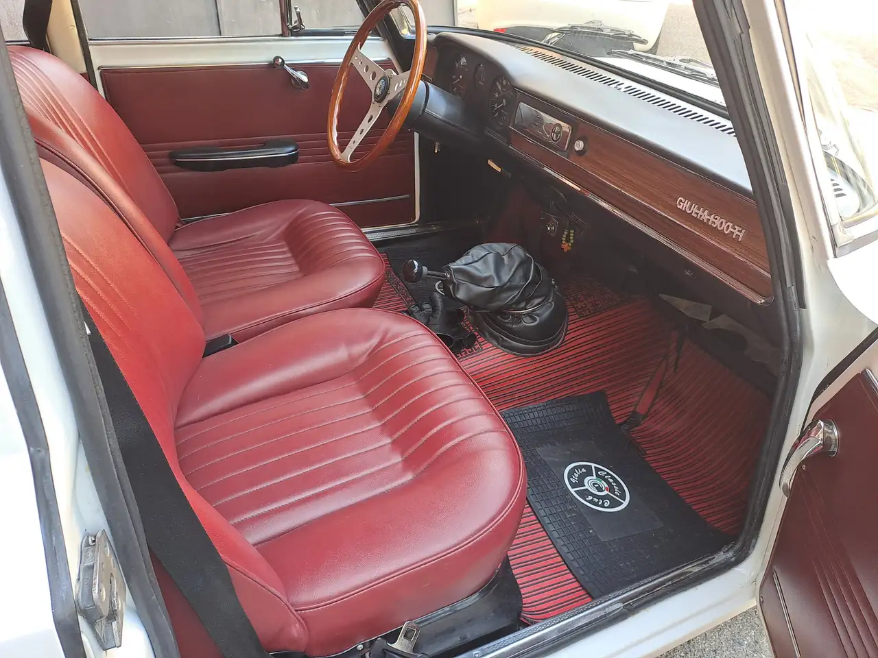 Alfa Romeo Giulia 1300 TI, foto 10