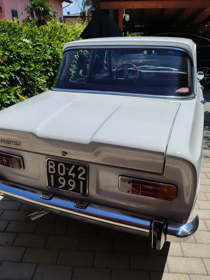 Alfa Romeo Giulia 1300 TI, foto 6
