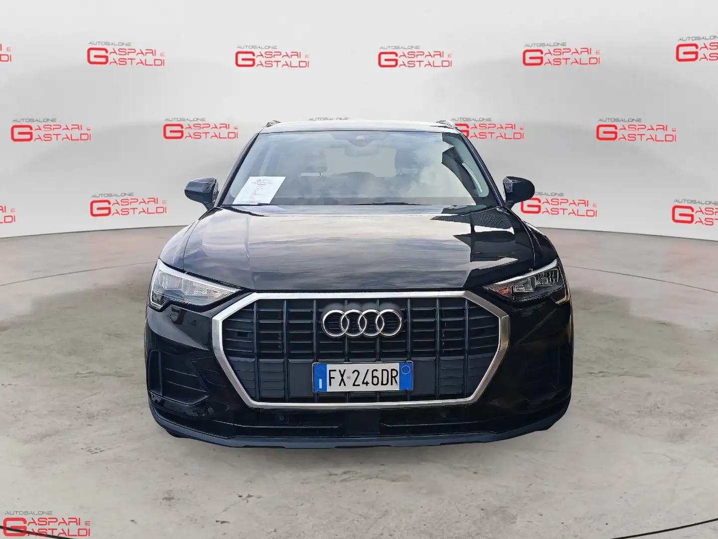 Audi Q3 35 TDI S tronic Business Nero - 2