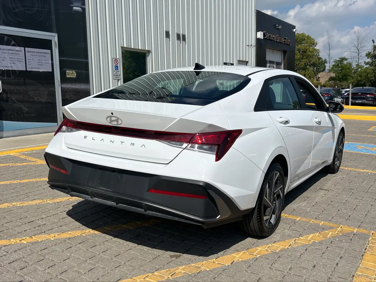 Hyundai ELANTRA снимка Hyundai ELANTRA