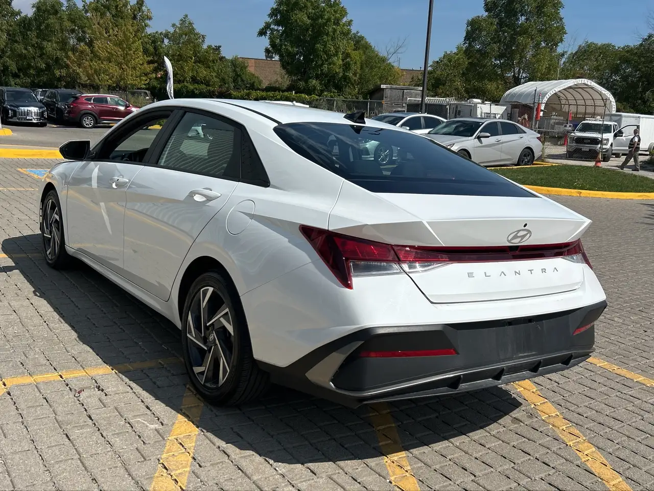 Hyundai ELANTRA снимка Hyundai ELANTRA