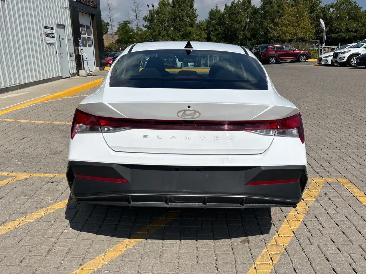 Hyundai ELANTRA снимка Hyundai ELANTRA