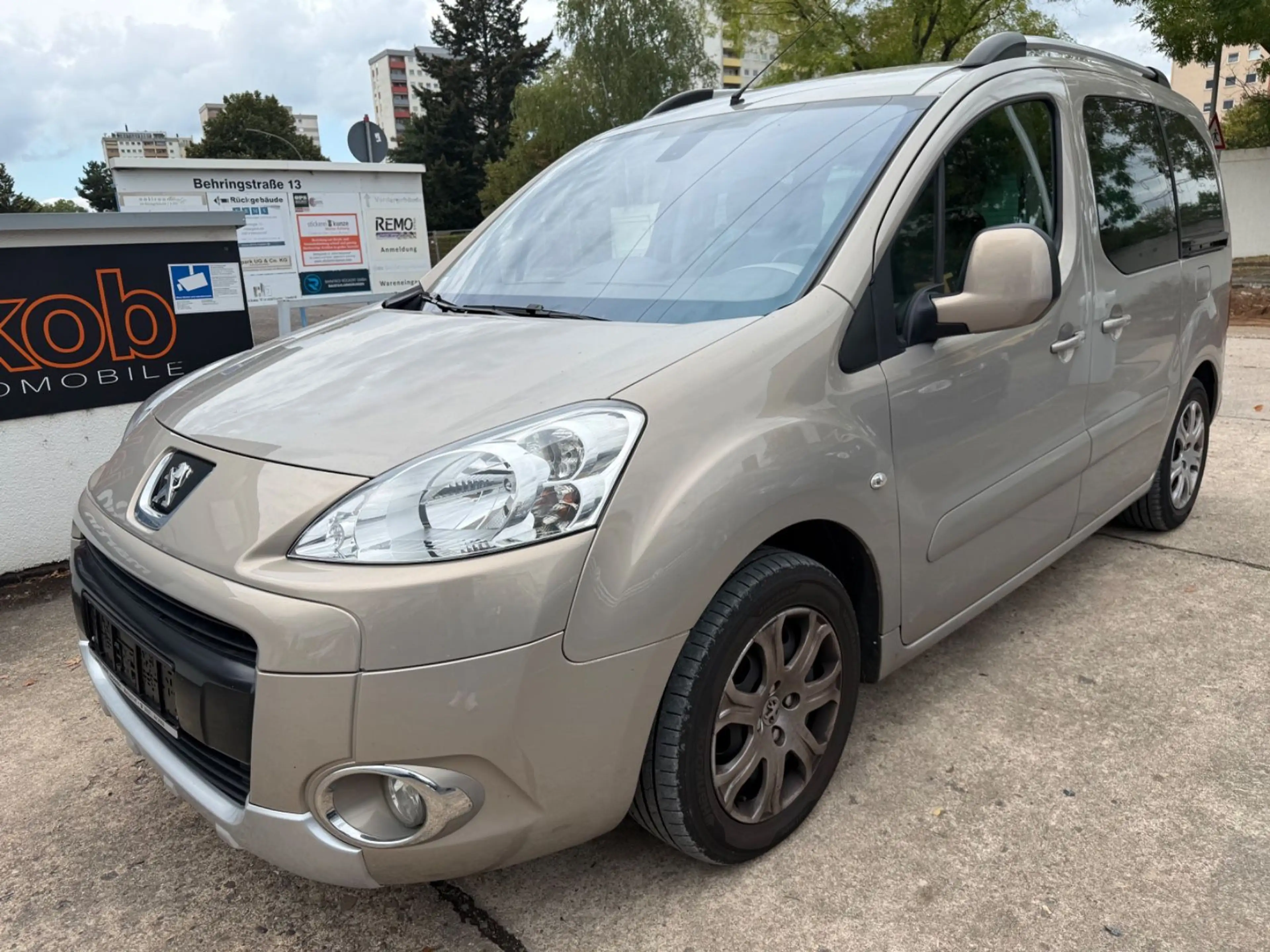 Peugeot Partner Tepee Premium+ 1 Hand + PDC+SITZHEIZUNG+ — photo 3