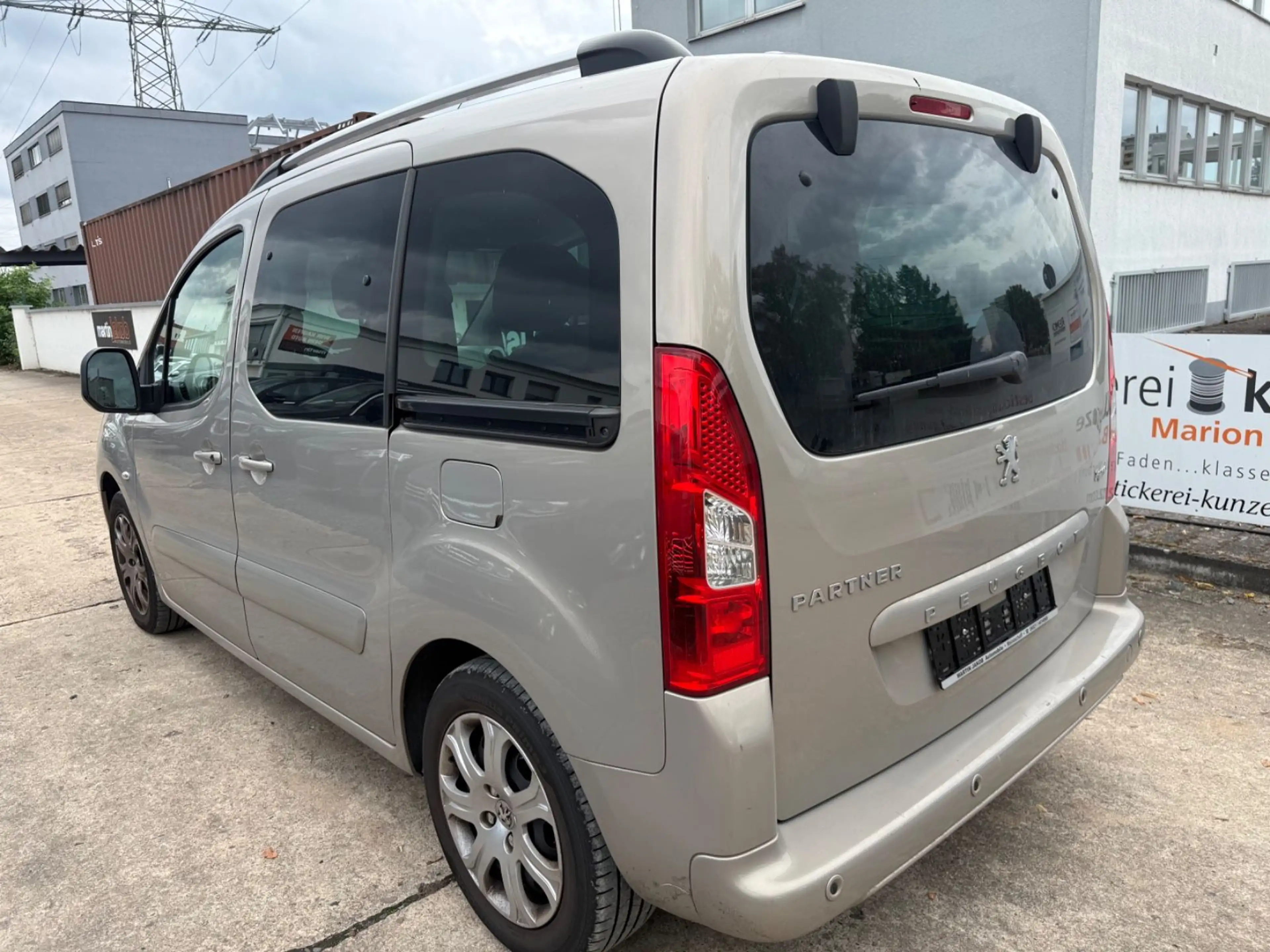 Peugeot Partner Tepee Premium+ 1 Hand + PDC+SITZHEIZUNG+ — photo 4
