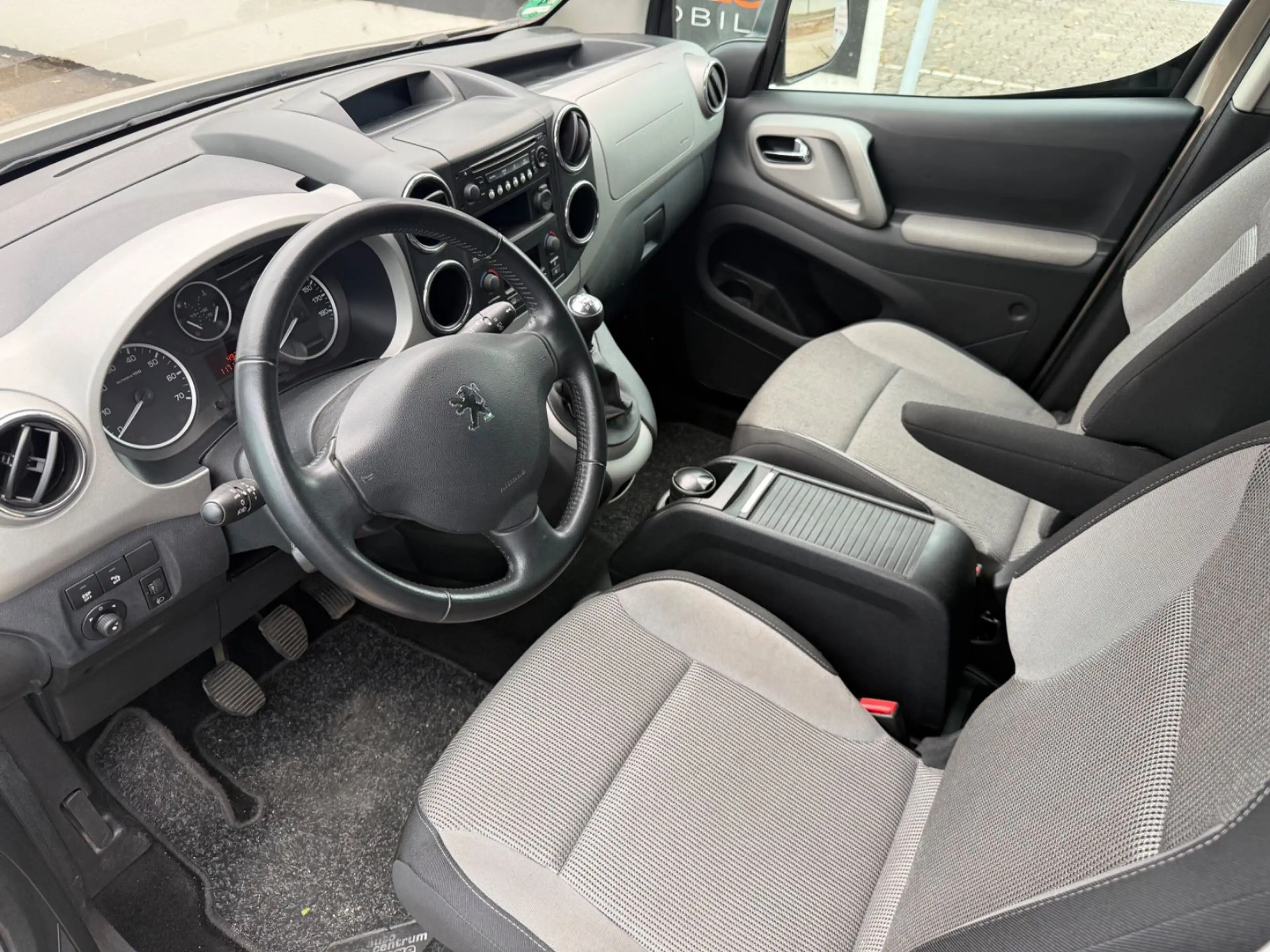 Peugeot Partner Tepee Premium+ 1 Hand + PDC+SITZHEIZUNG+ — photo 9