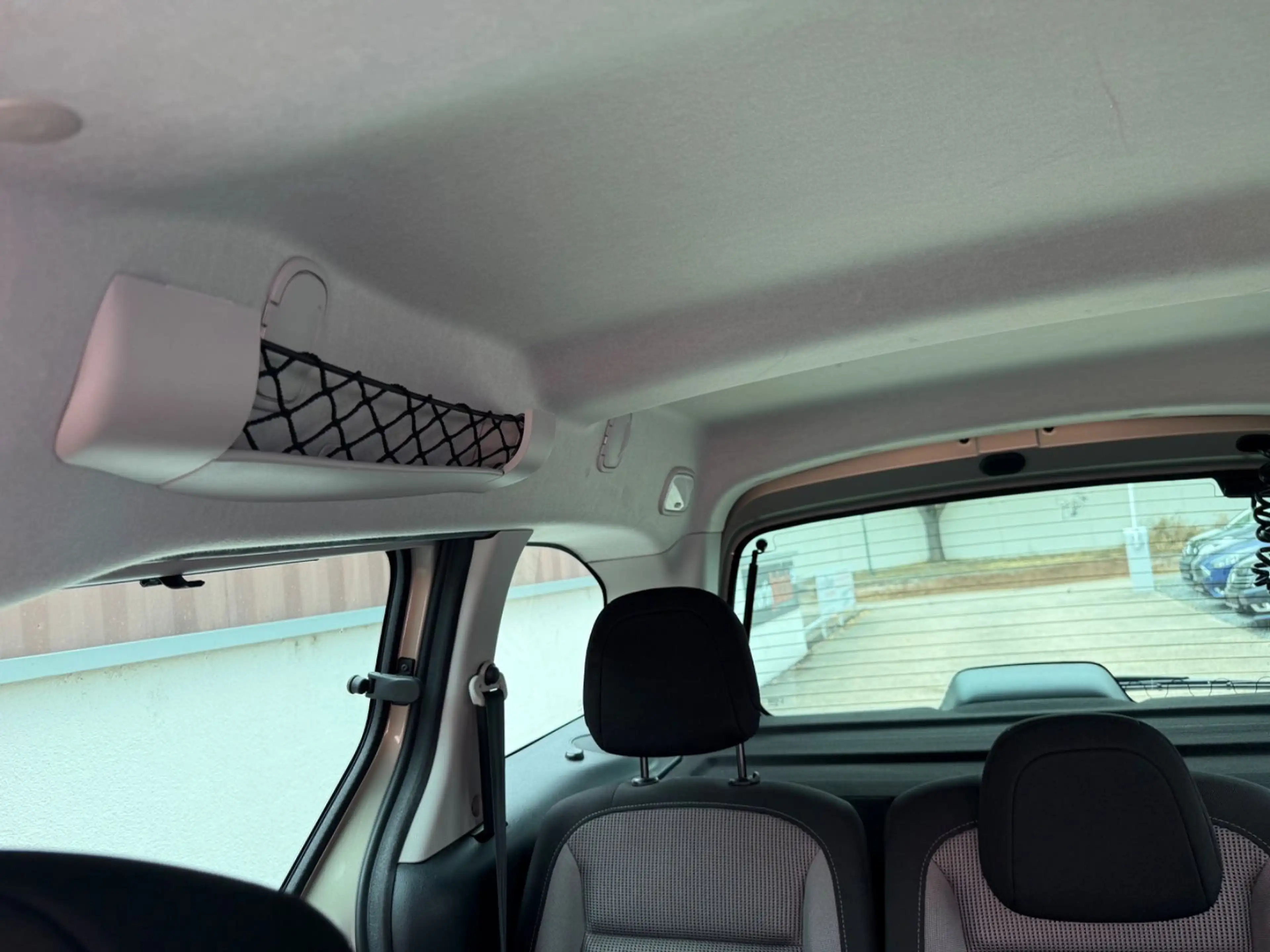 Peugeot Partner Tepee Premium+ 1 Hand + PDC+SITZHEIZUNG+ — photo 15