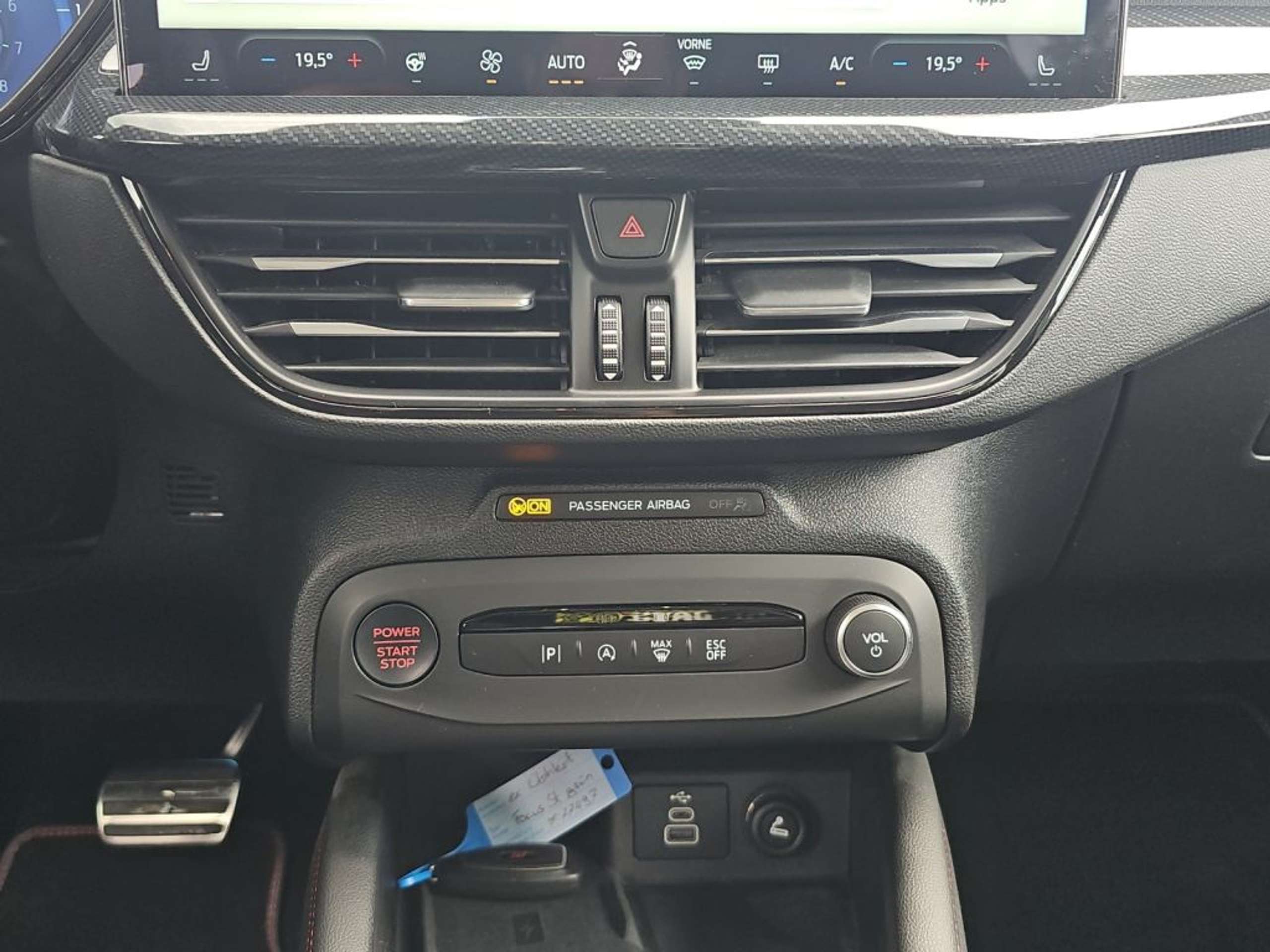 Fahrzeugabbildung Ford Focus 2.3 EcoBoost S&S Aut. ST X - mit KI generiert/bearbeitet