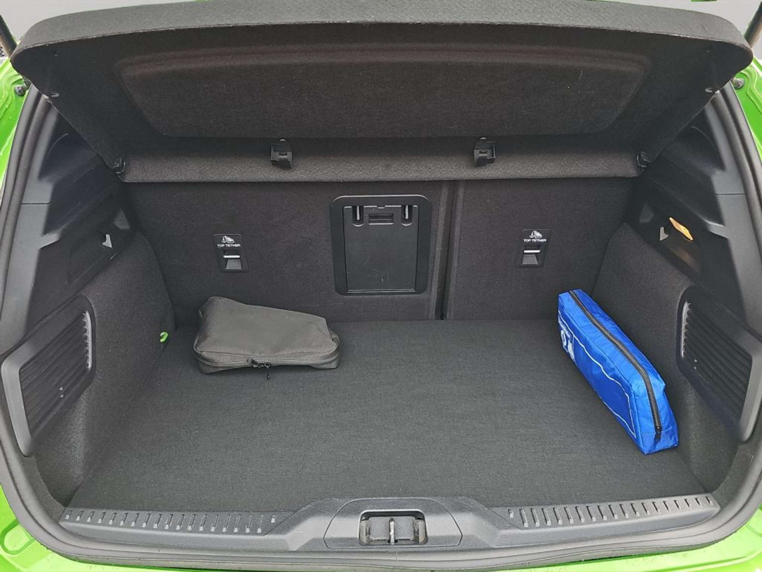 Fahrzeugabbildung Ford Focus 2.3 EcoBoost S&S Aut. ST X - mit KI generiert/bearbeitet