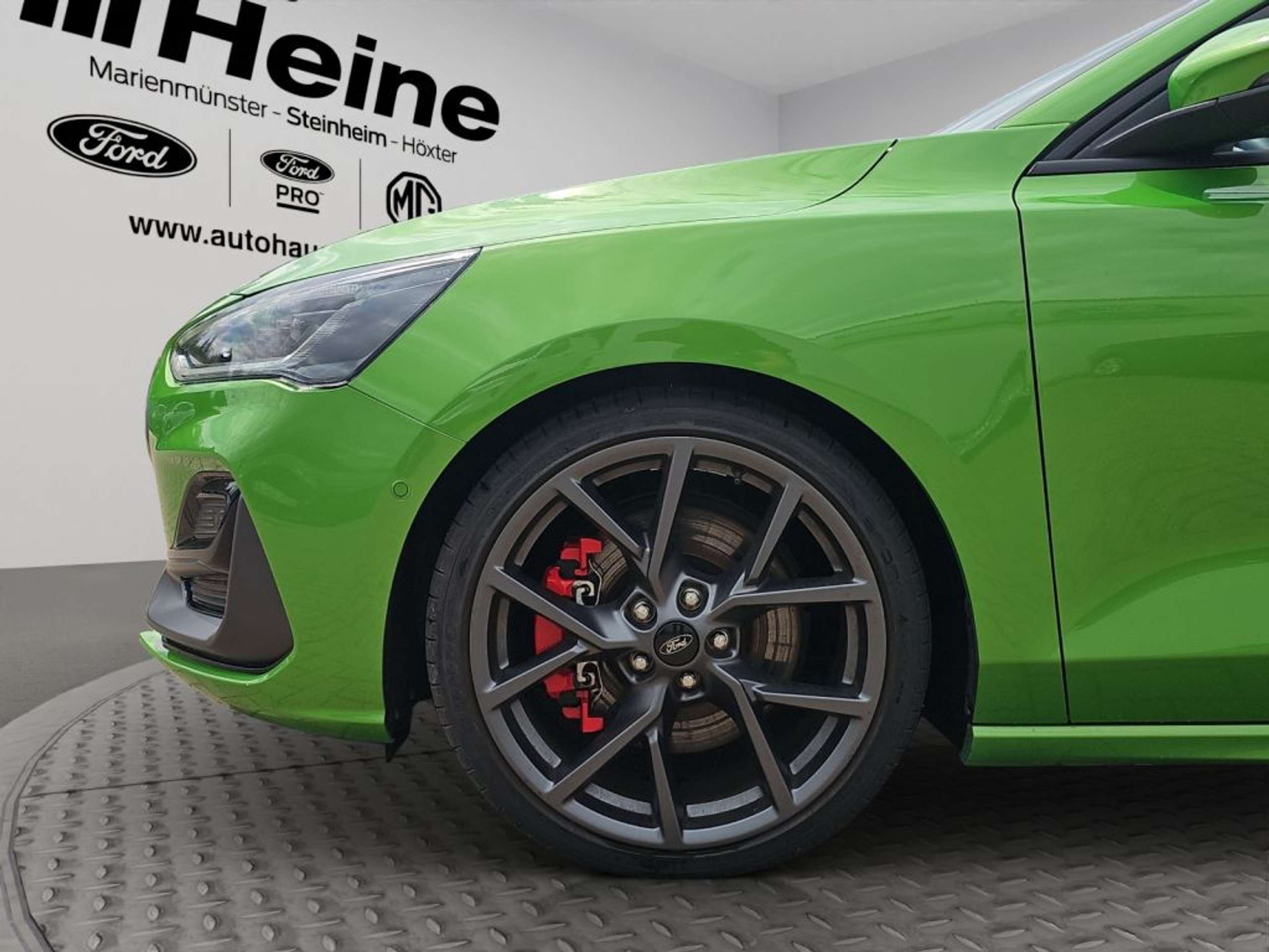 Fahrzeugabbildung Ford Focus 2.3 EcoBoost S&S Aut. ST X - mit KI generiert/bearbeitet