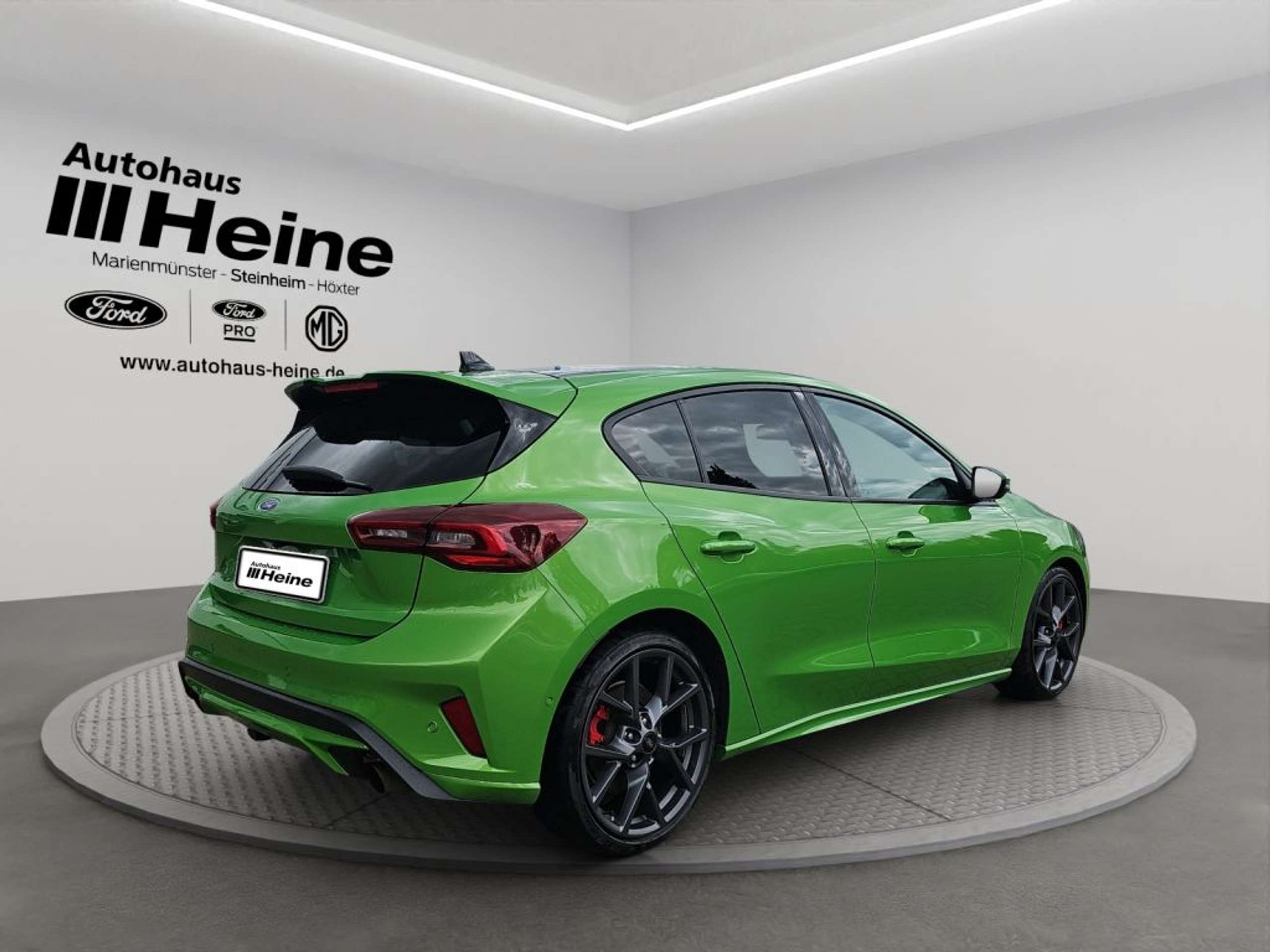Fahrzeugabbildung Ford Focus 2.3 EcoBoost S&S Aut. ST X - mit KI generiert/bearbeitet