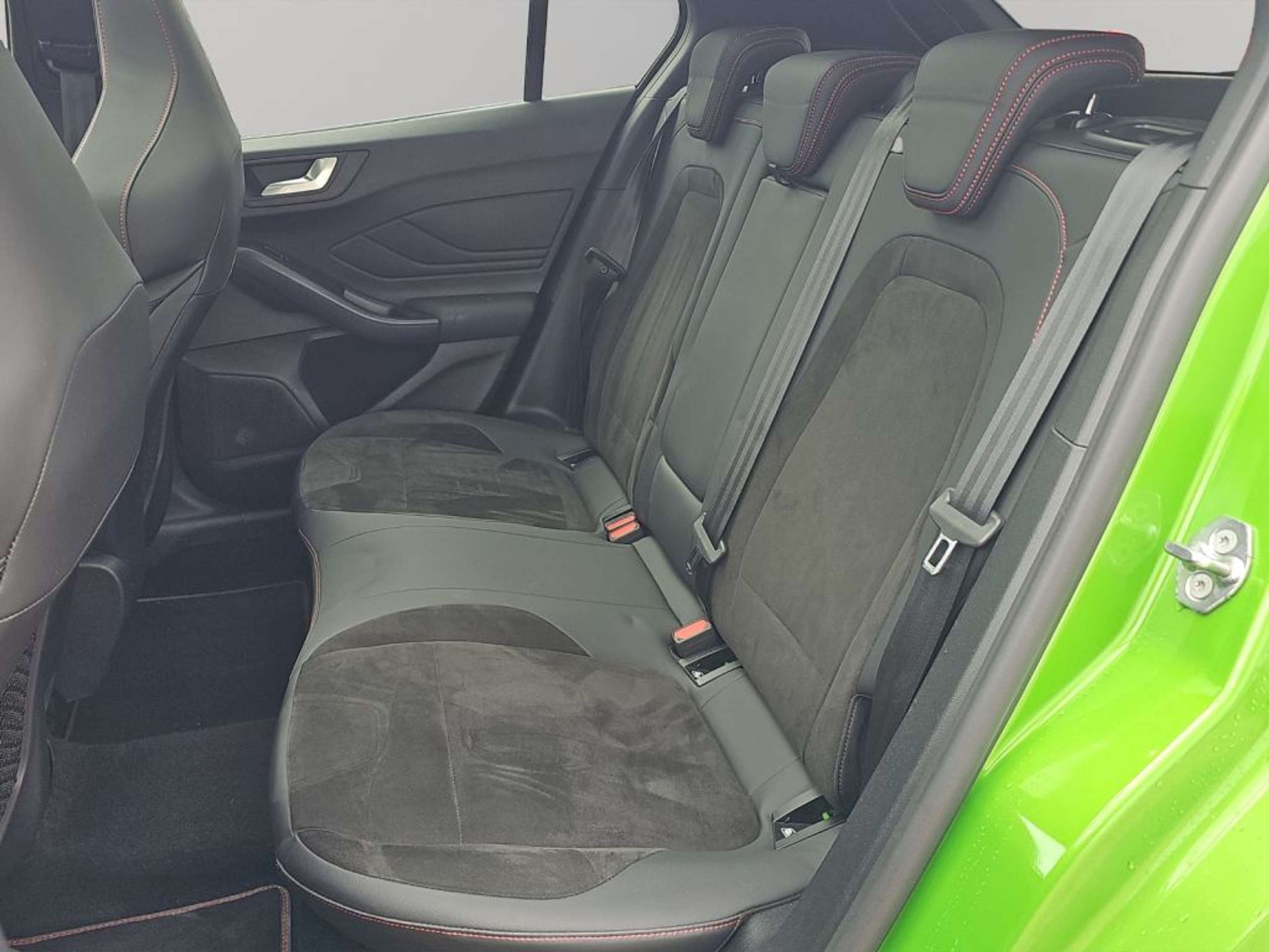 Fahrzeugabbildung Ford Focus 2.3 EcoBoost S&S Aut. ST X - mit KI generiert/bearbeitet