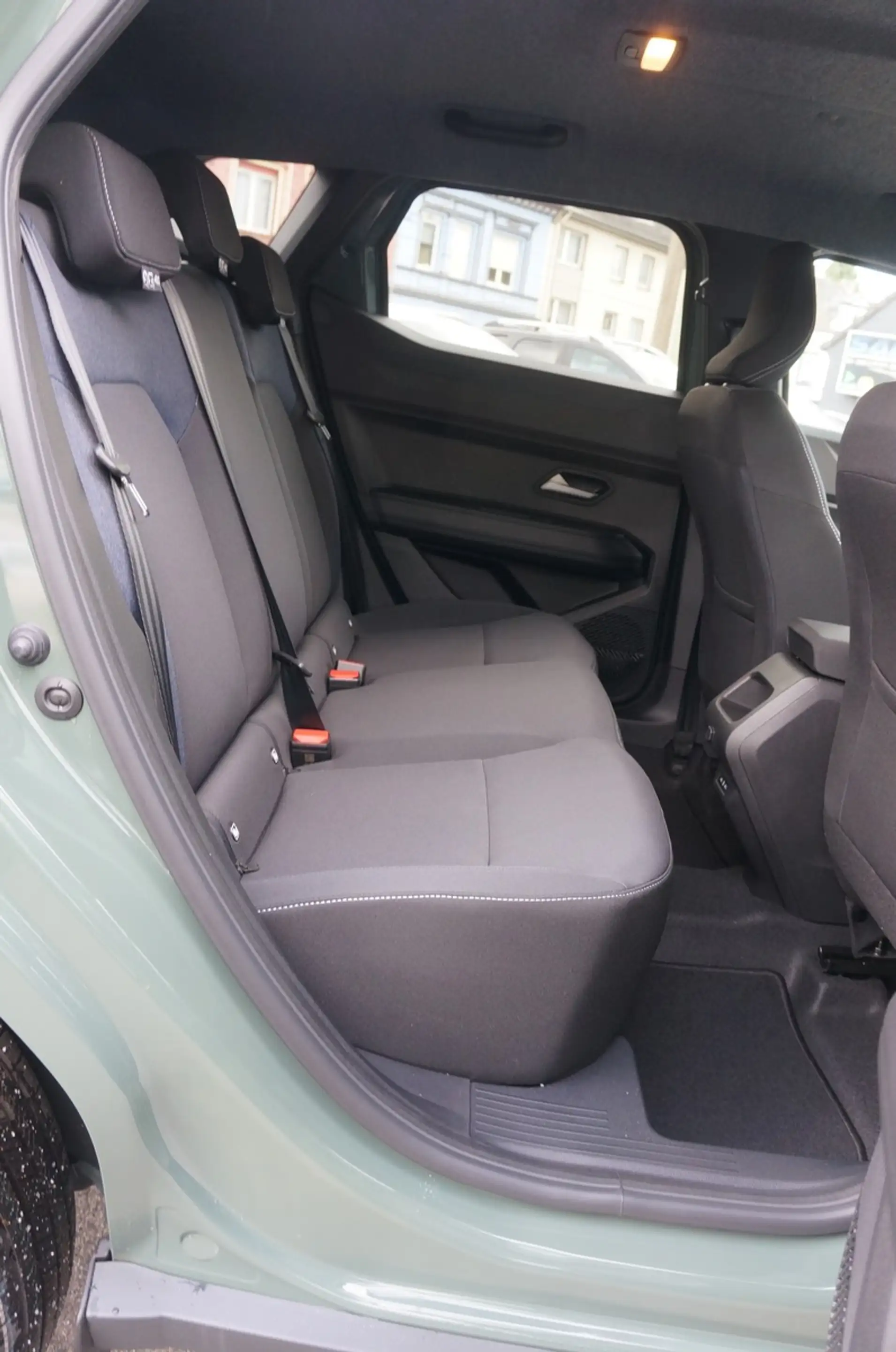 Dacia Duster III TCe150AUTOM*Journey+ NAVI+4 CAM+18Zoll+GOOD YE — photo 28