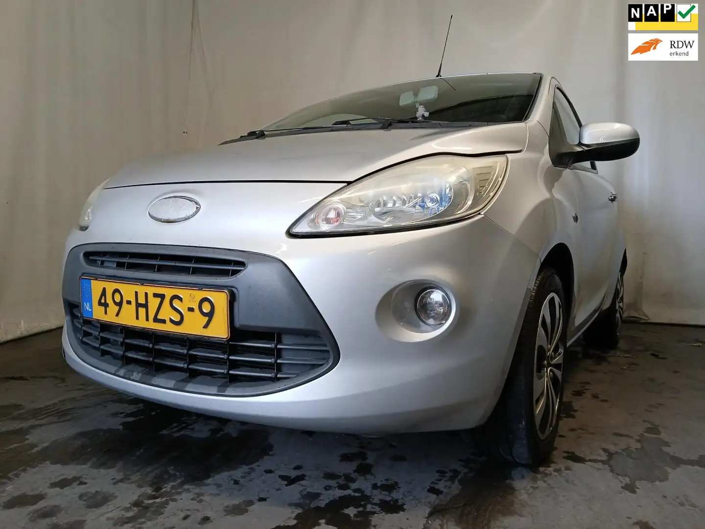Ford Ka/Ka+ 1.2 Titanium - Airco - Schade Grijs - 1