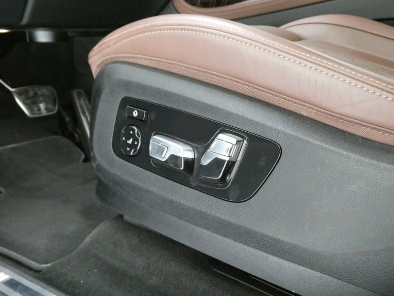 BMW X7 xDrive40d — photo 11
