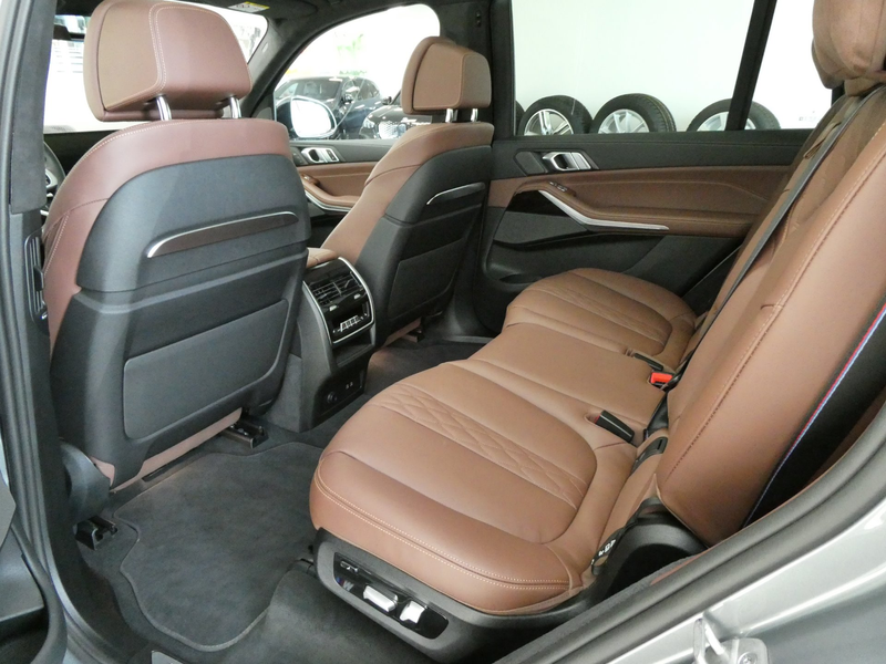 BMW X7 xDrive40d — photo 10