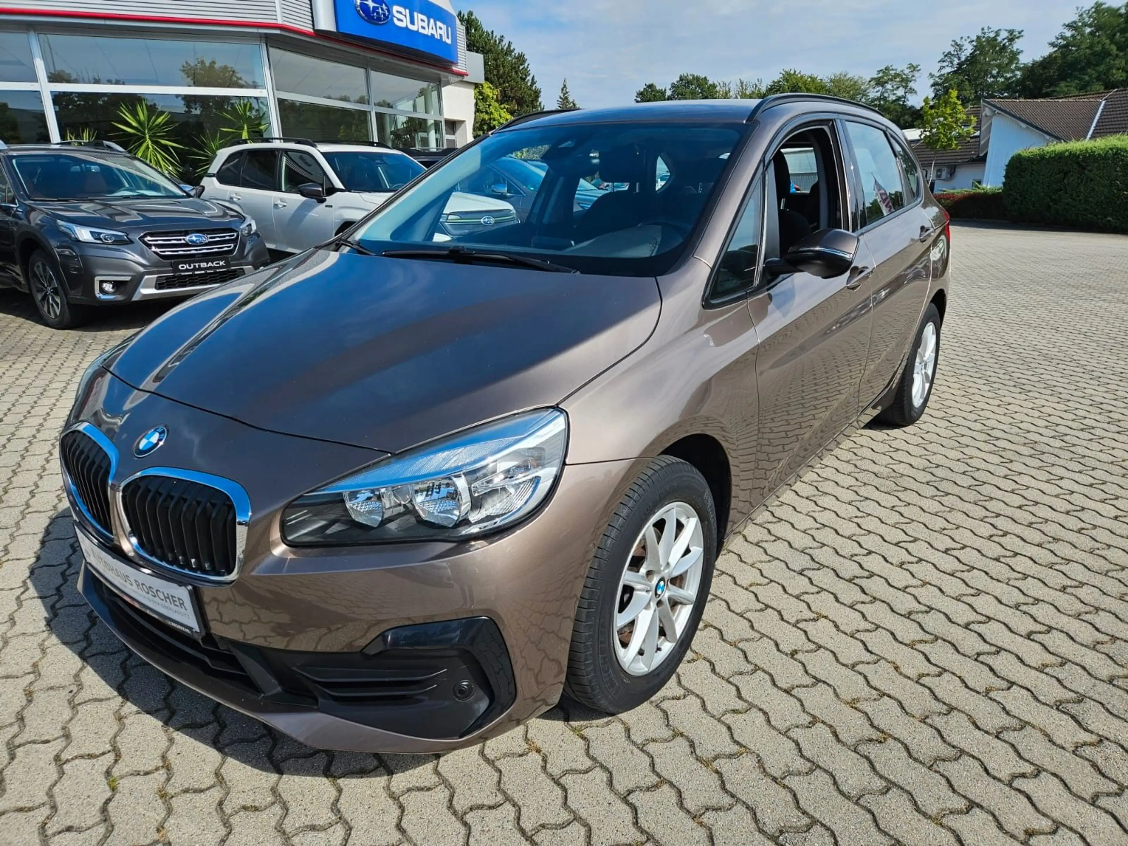 BMW 216 i Active Tourer — photo 8
