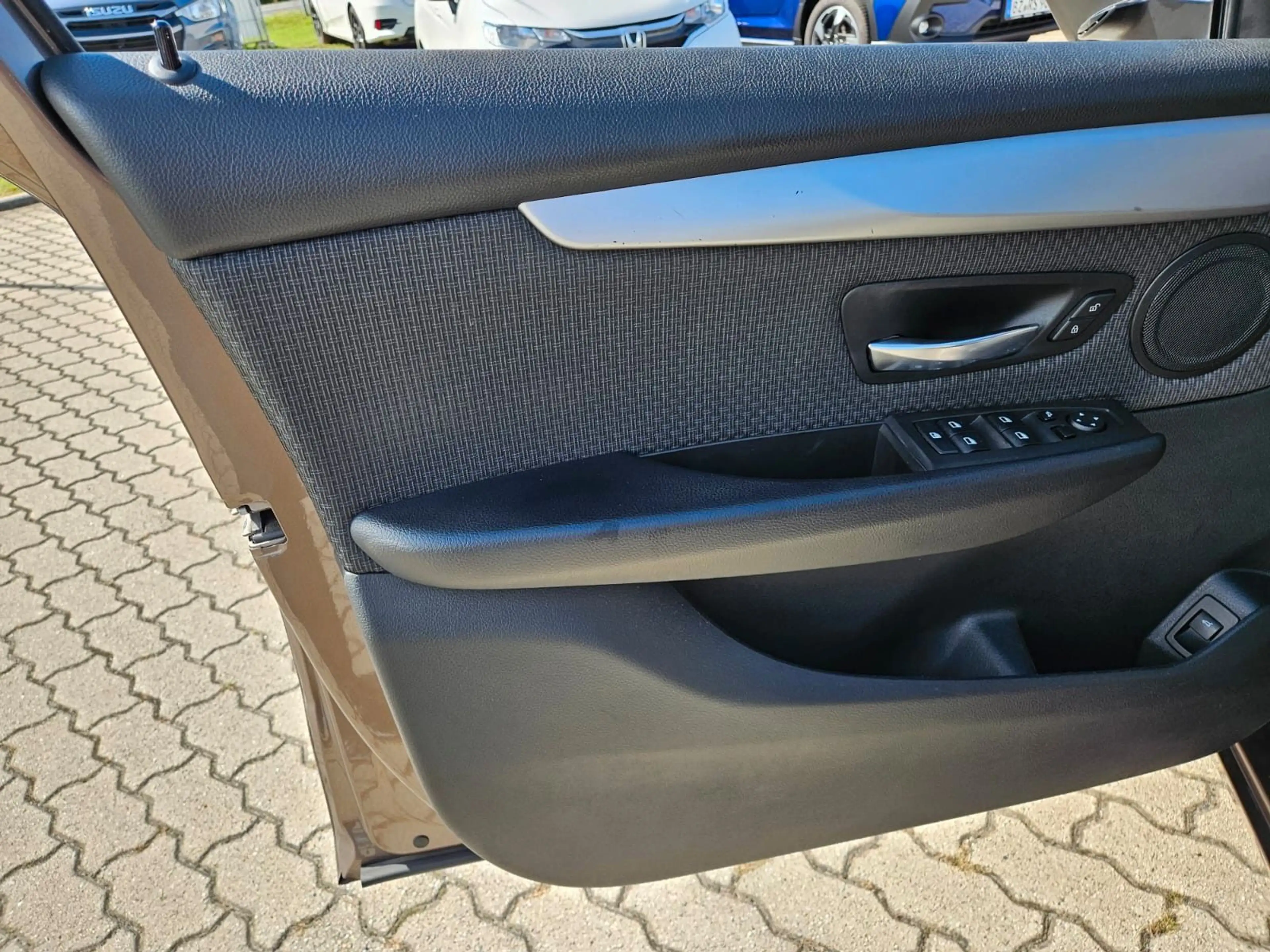 BMW 216 i Active Tourer — photo 14