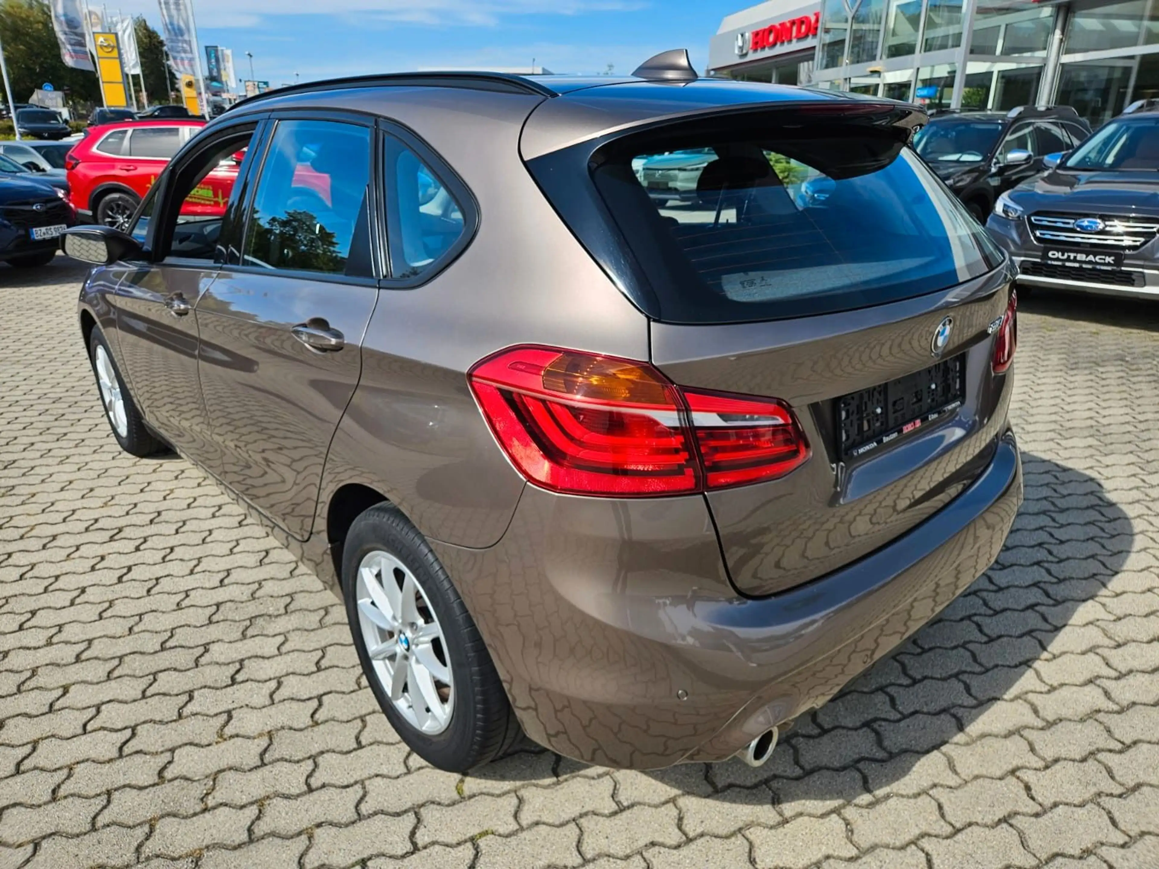 BMW 216 i Active Tourer — photo 4