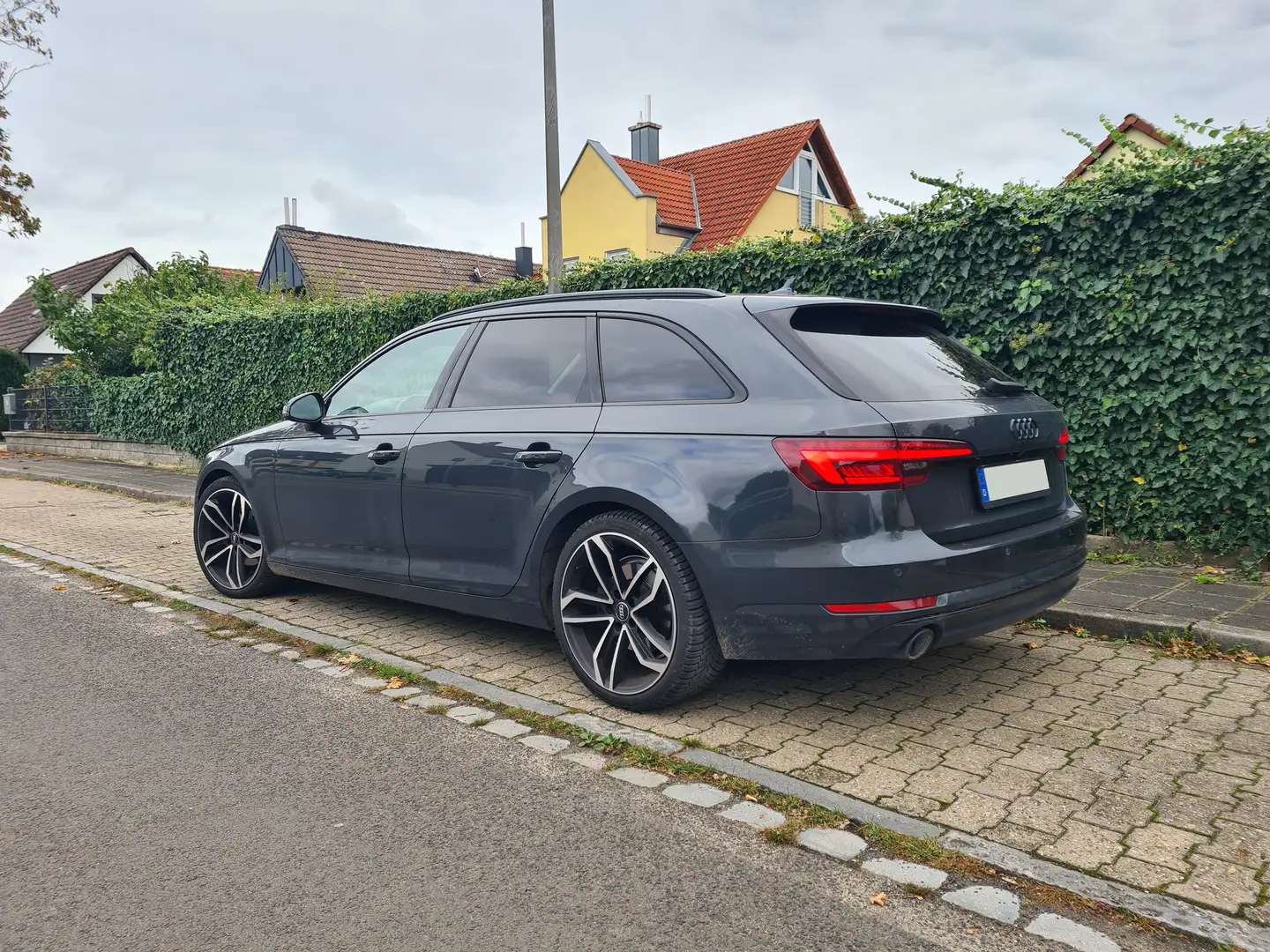 Audi A4 A4 Avant 2.0 TDI S tronic sport Grau - 2