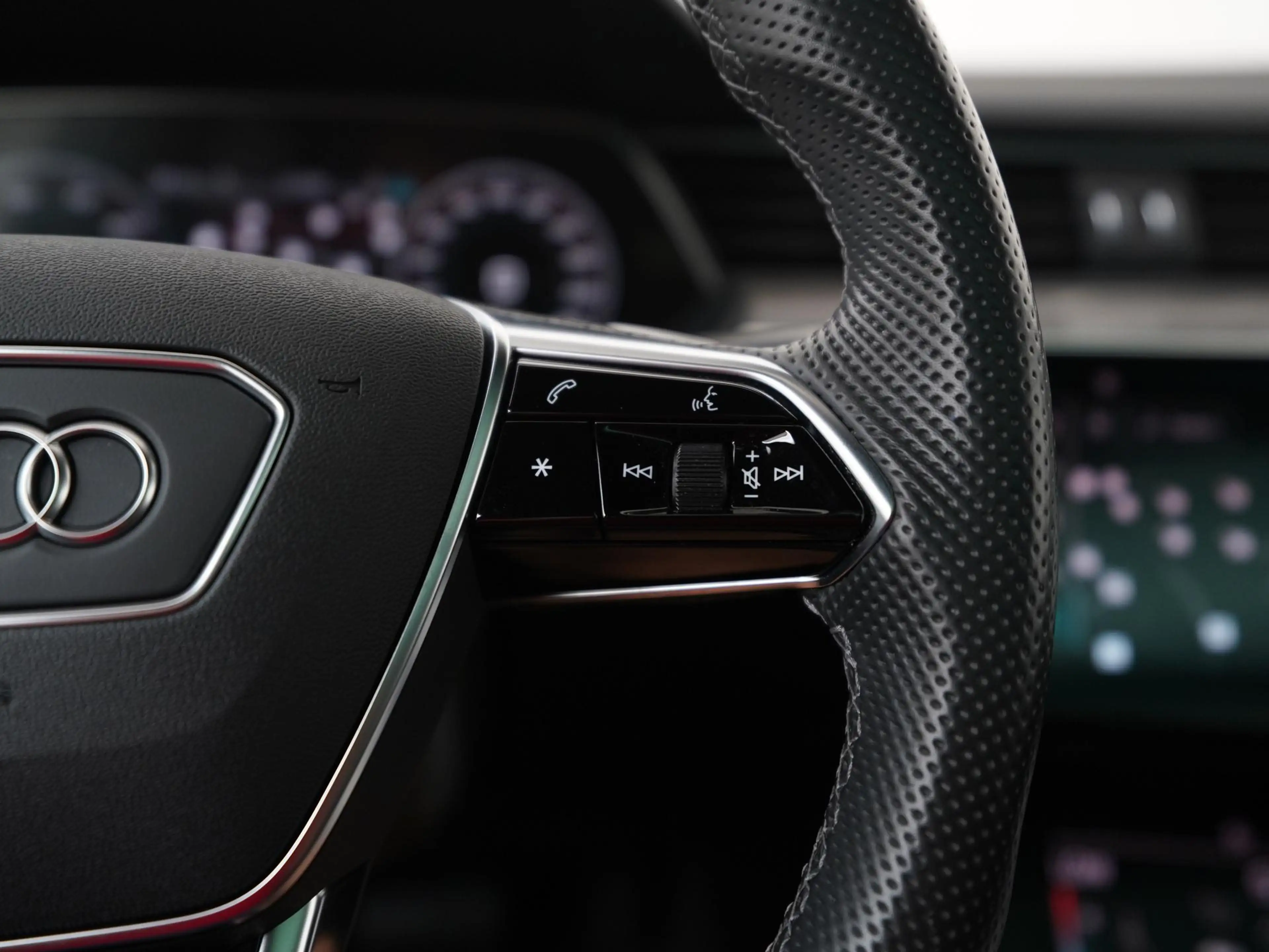 Audi e-tron 55 quattro S-Line Int. 95 kWh | SOH 91% | Panorama — photo 9