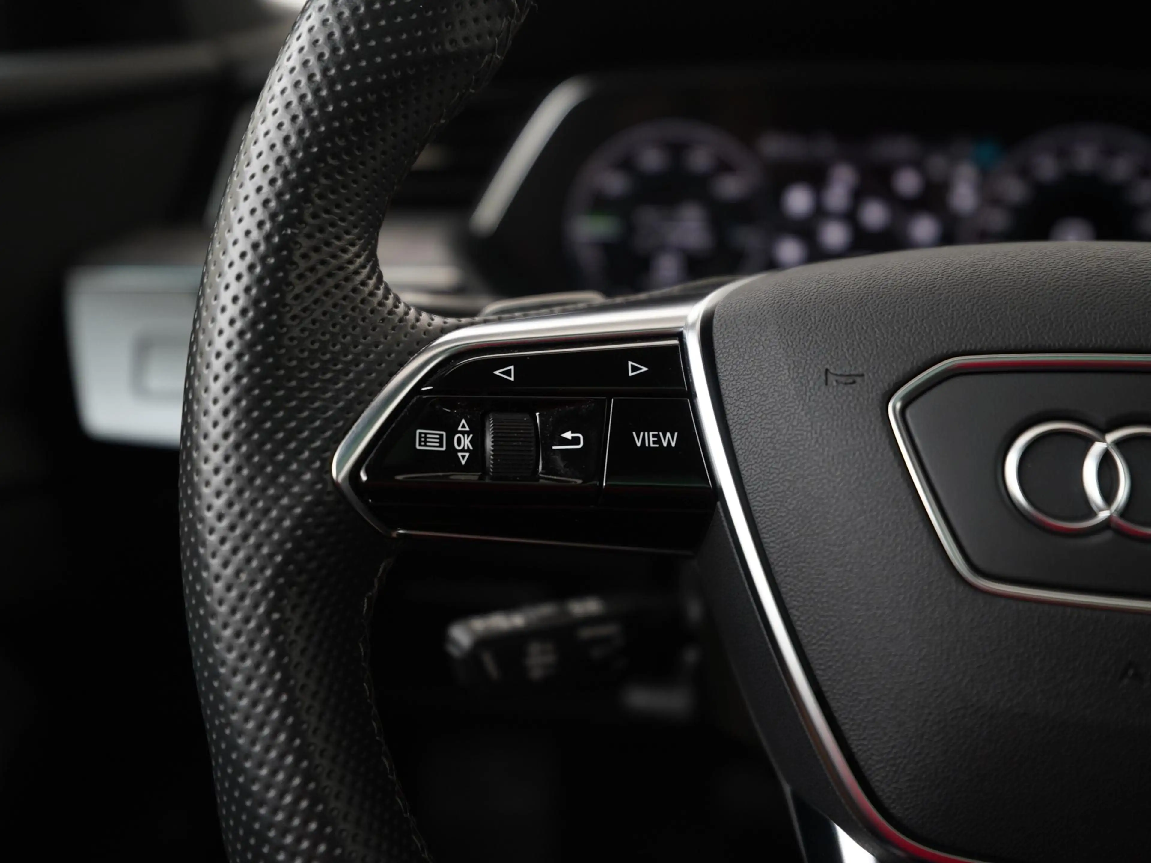 Audi e-tron 55 quattro S-Line Int. 95 kWh | SOH 91% | Panorama — photo 7