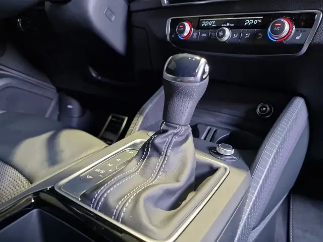 Audi Q2 view 12