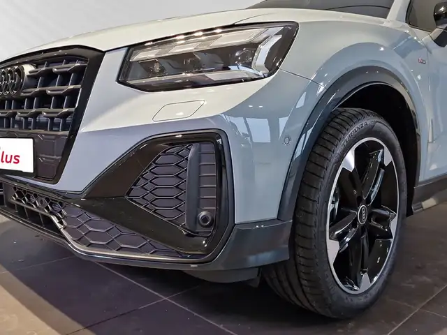 Audi Q2 view 6