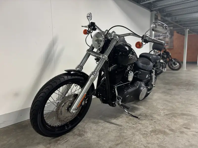 Harley-Davidson Dyna Street Bob - foto 7