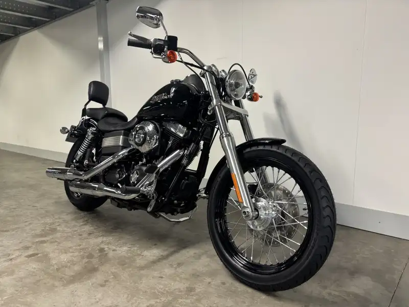 Harley-Davidson Dyna Street Bob - foto 3