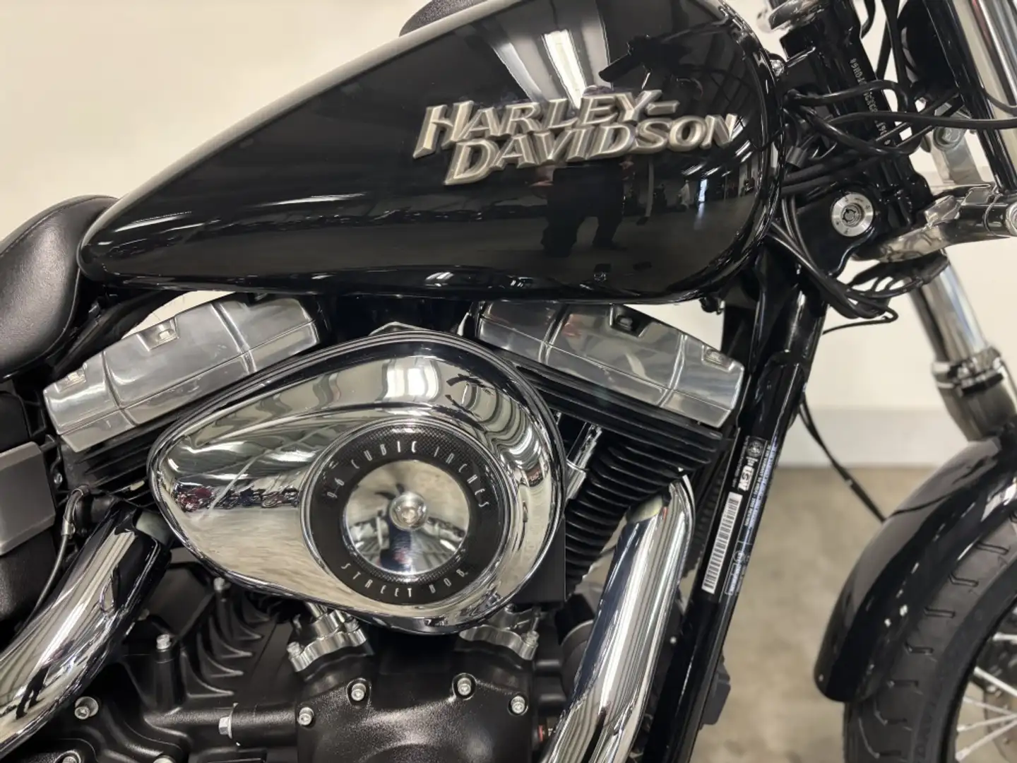 Harley-Davidson Dyna Street Bob FXDB Negru - 2