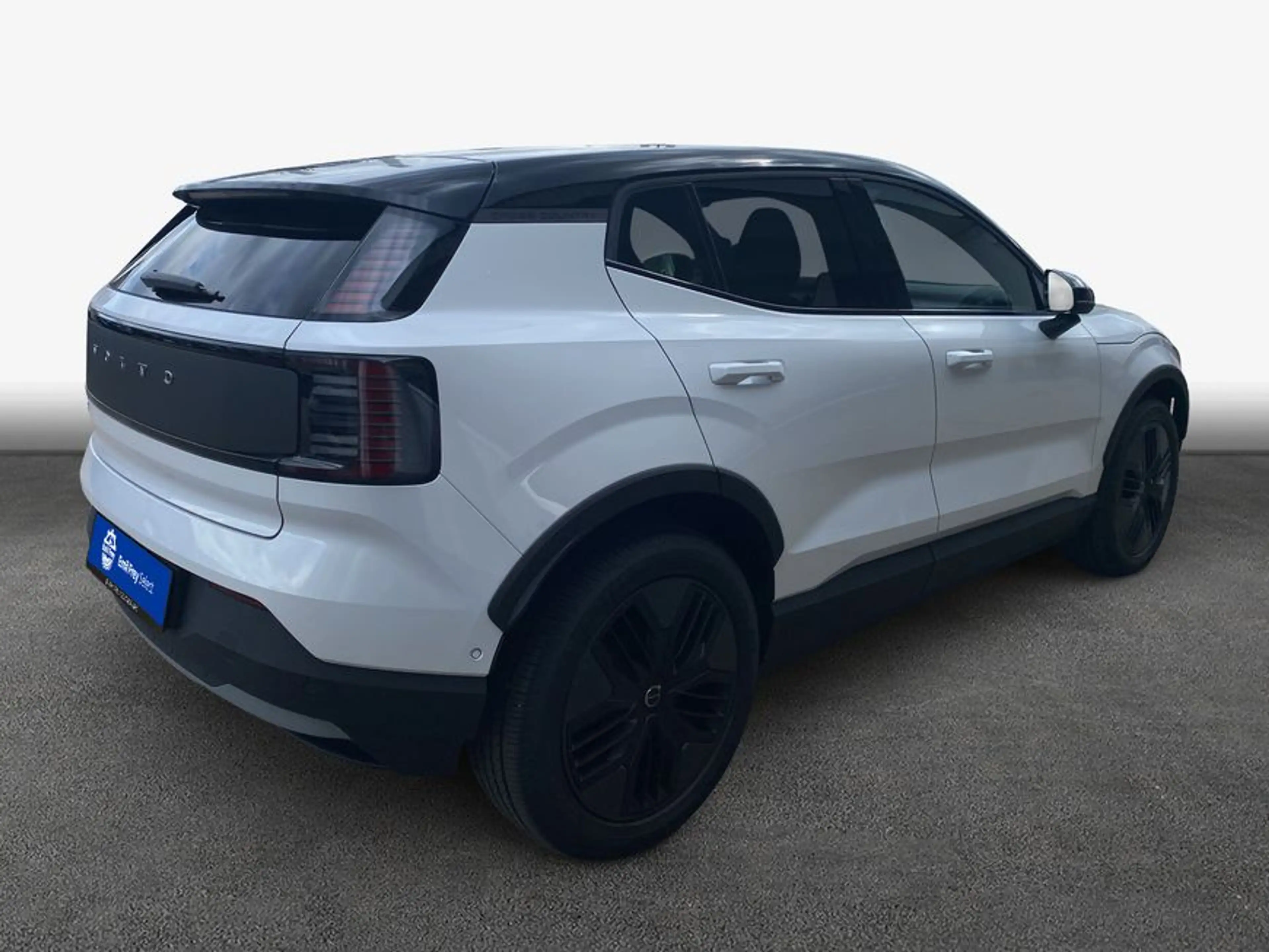 Volvo EX30 TwinMotor Performance AWD Cross Country Ultra — photo 2