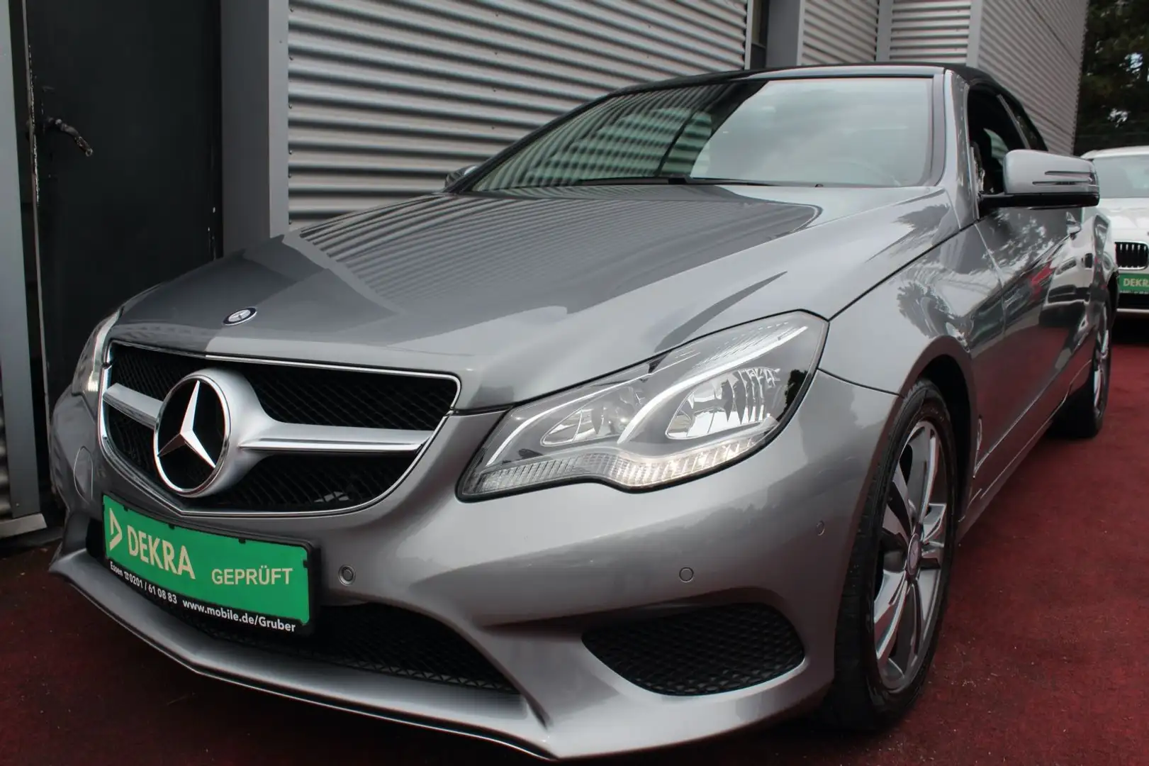 Mercedes-Benz E 200 CARBIO AUTOMATIK KLIMA NAVI LEDER LED Silber - 1