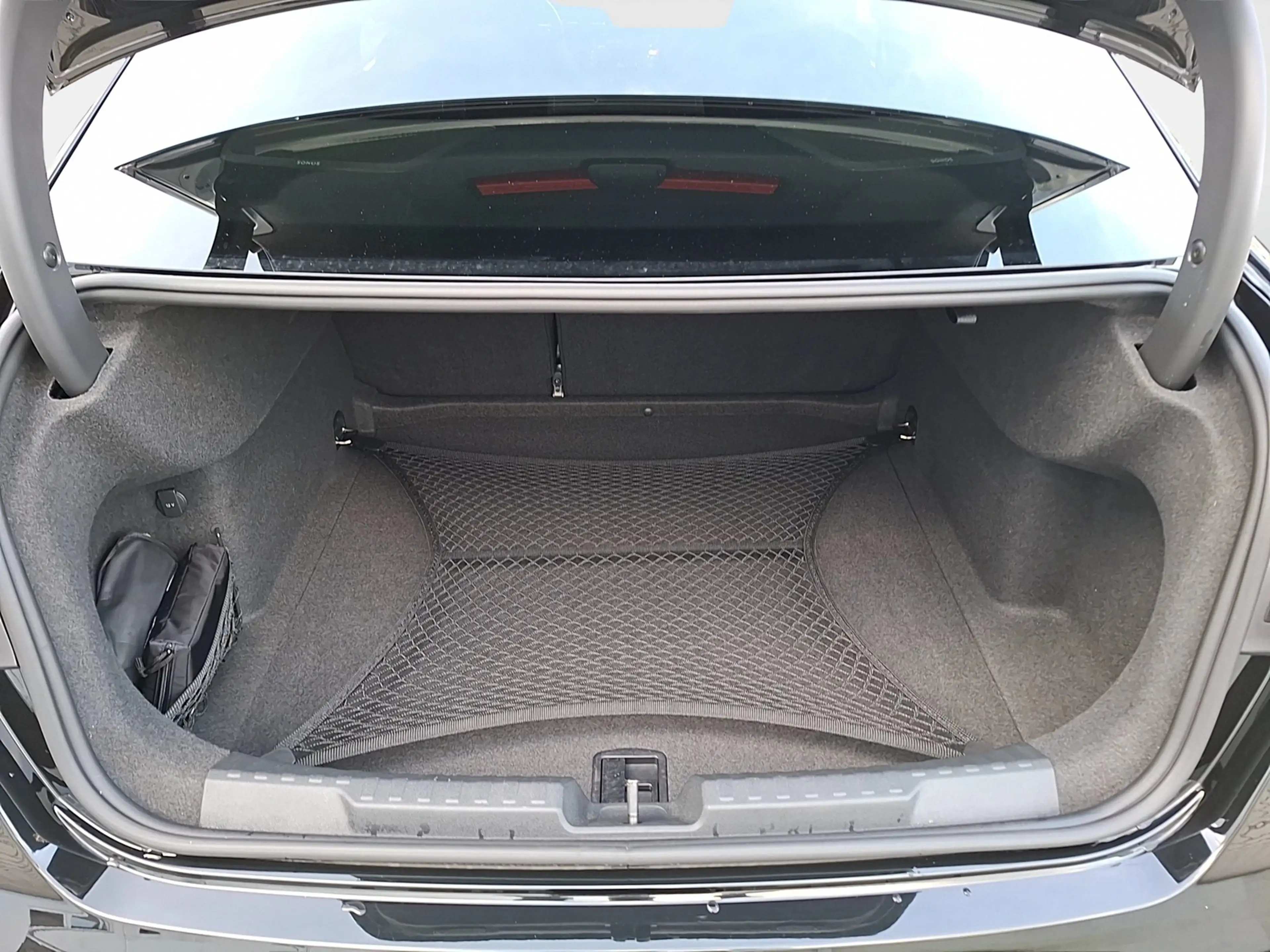 Audi S3 Lim TFSI qu Matrix Navi Pano Carbon Akra AVC AC... — photo 13