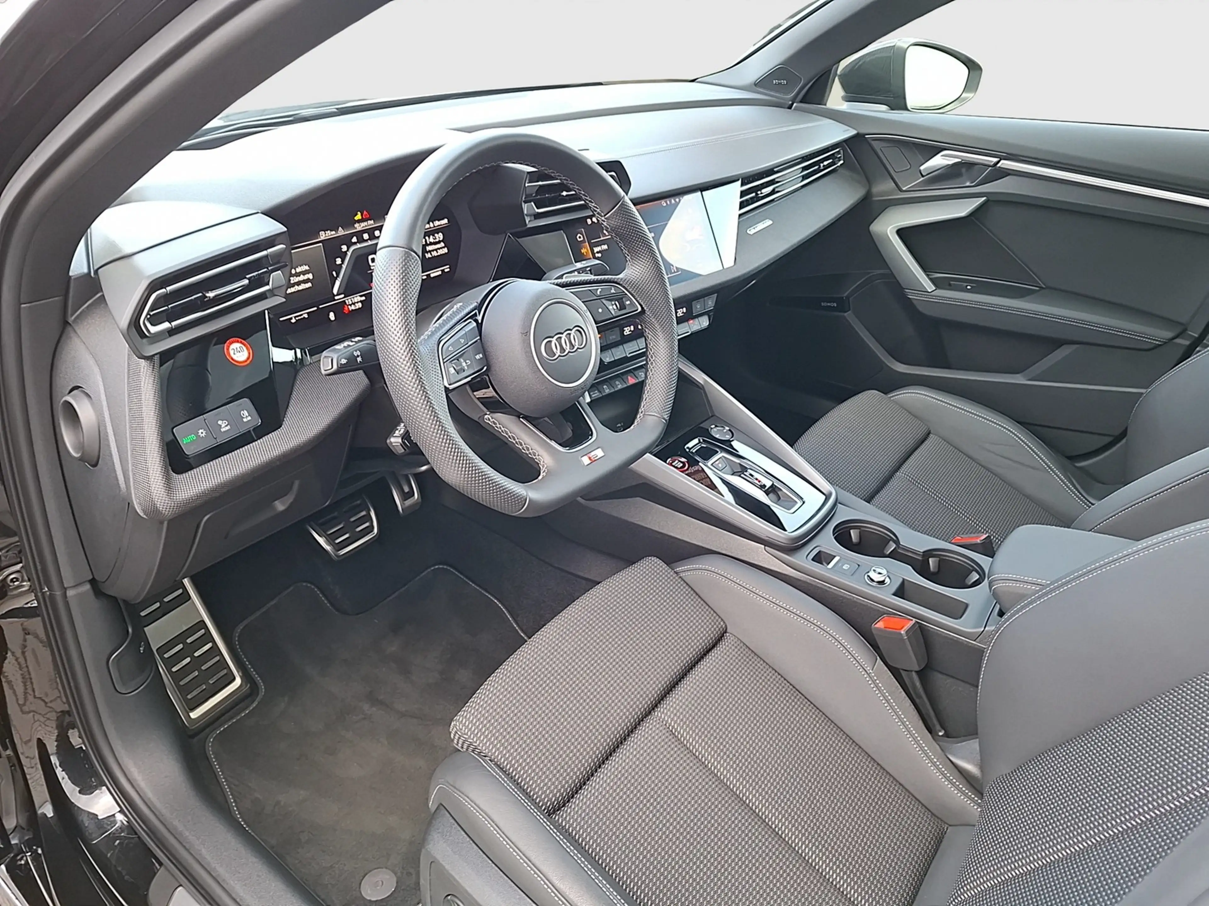 Audi S3 Lim TFSI qu Matrix Navi Pano Carbon Akra AVC AC... — photo 9