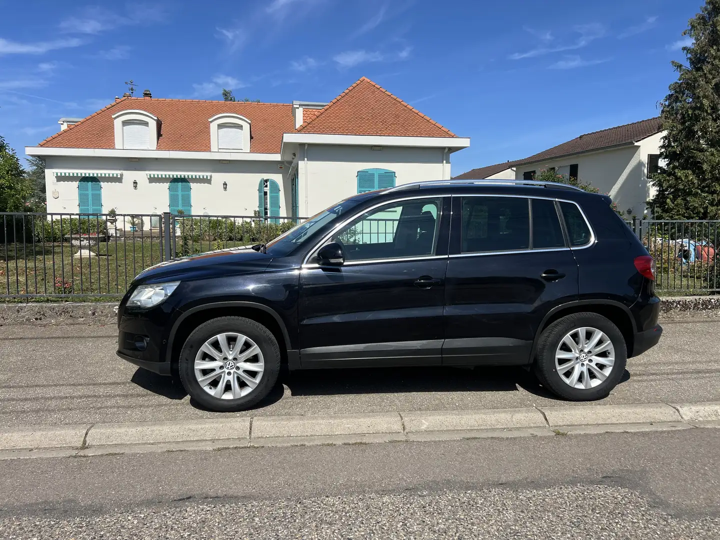 Volkswagen Tiguan 2.0 TDI 140 FAP Sportline 4Motion - 2
