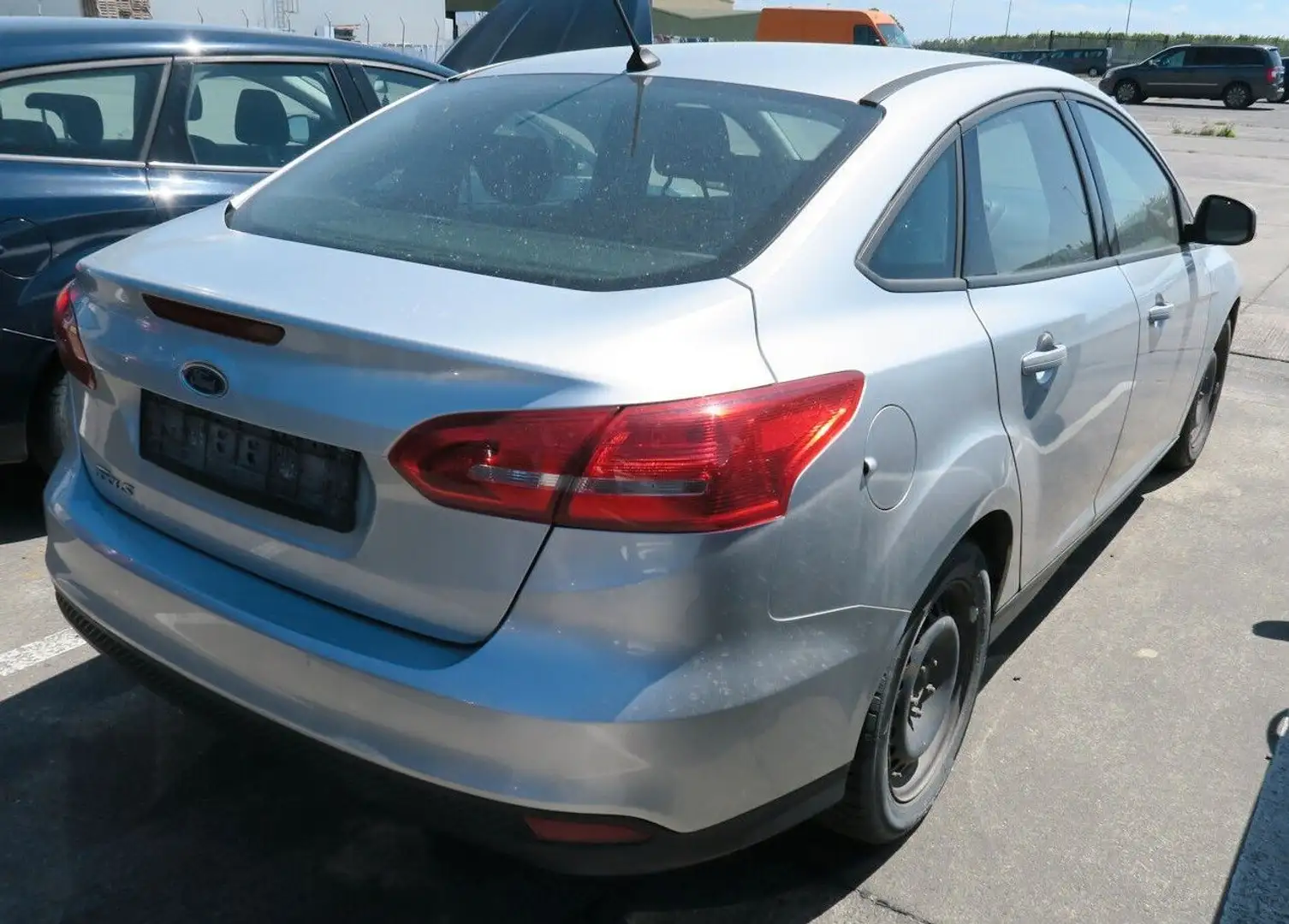 Ford Focus 1.5 TDCi PowerShift Trend / 1. Hand Zilver - 2