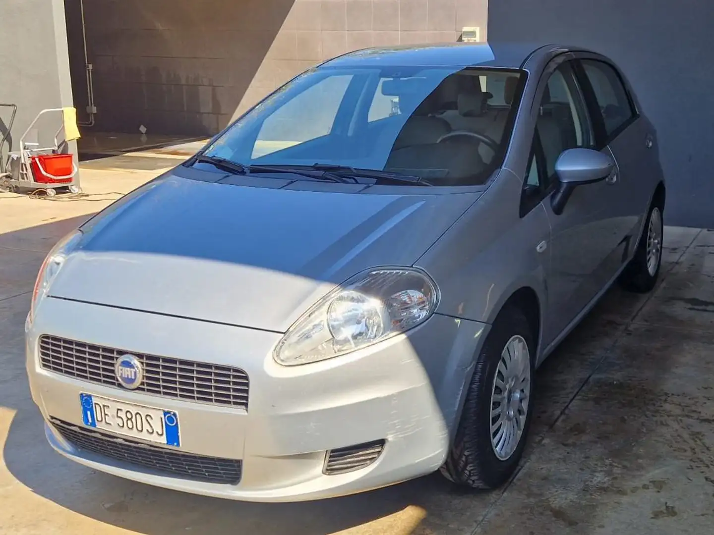 Fiat Grande Punto Grande Punto III 2005 5p 1.4 Dynamic 77cv Plateado - 2