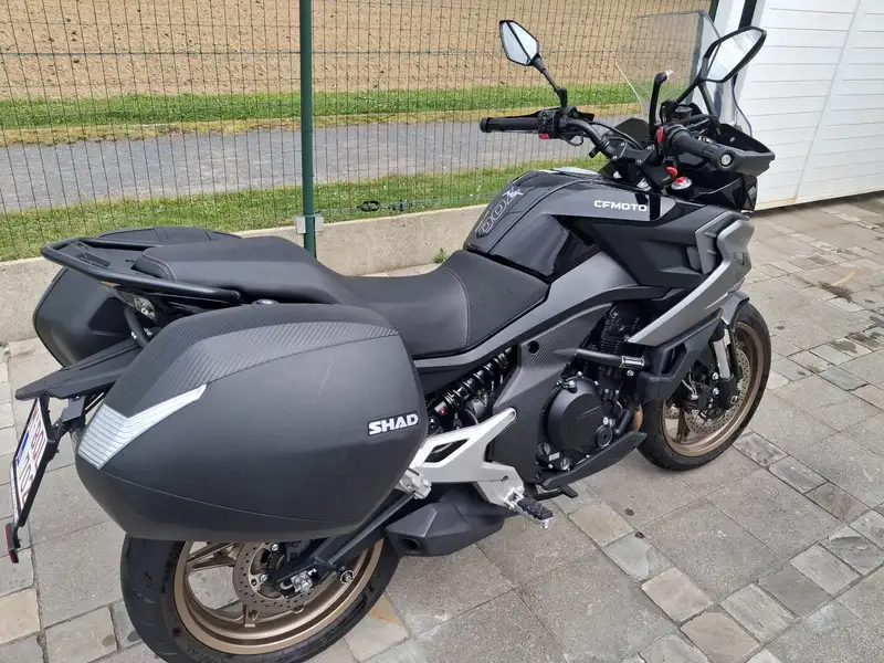 CFMOTO 700 MT