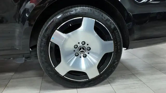 Mercedes-Benz V 300 view 15