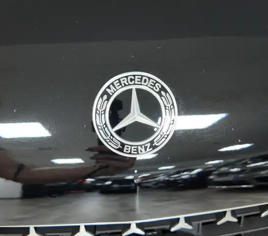 Mercedes-Benz V-Class view 12
