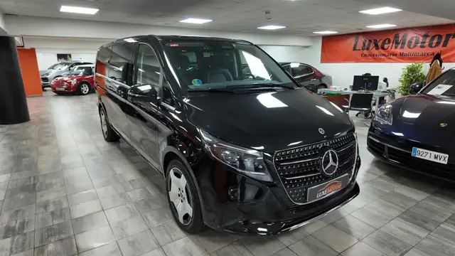 Mercedes-Benz V 300 view 11