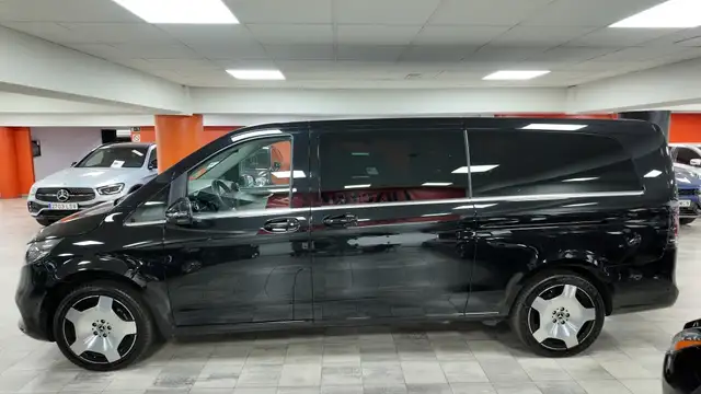 Mercedes-Benz V-Class view 3