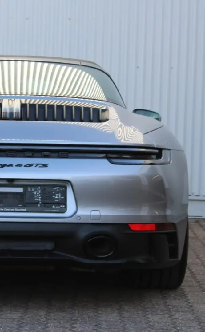Porsche 992 Targa 4 GTS PDK Plateado - 2