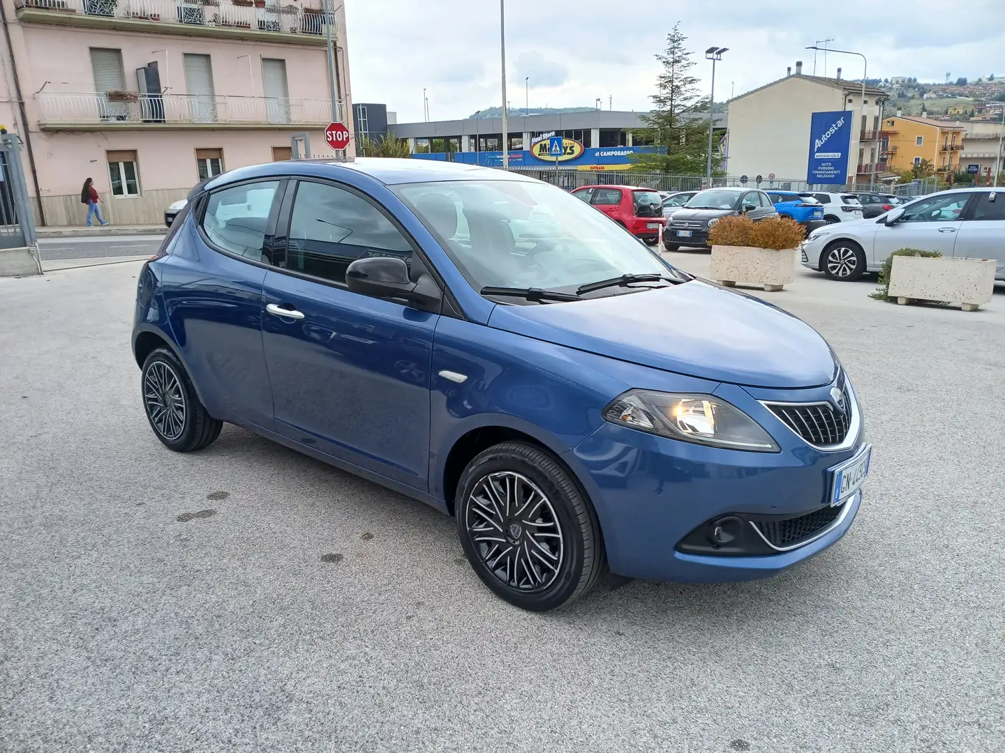 Lancia Ypsilon YPSILON1.0 FIREFLY HYBRID 70CV GOLD 5 POSTI 2023 Blu/Azzurro - 2